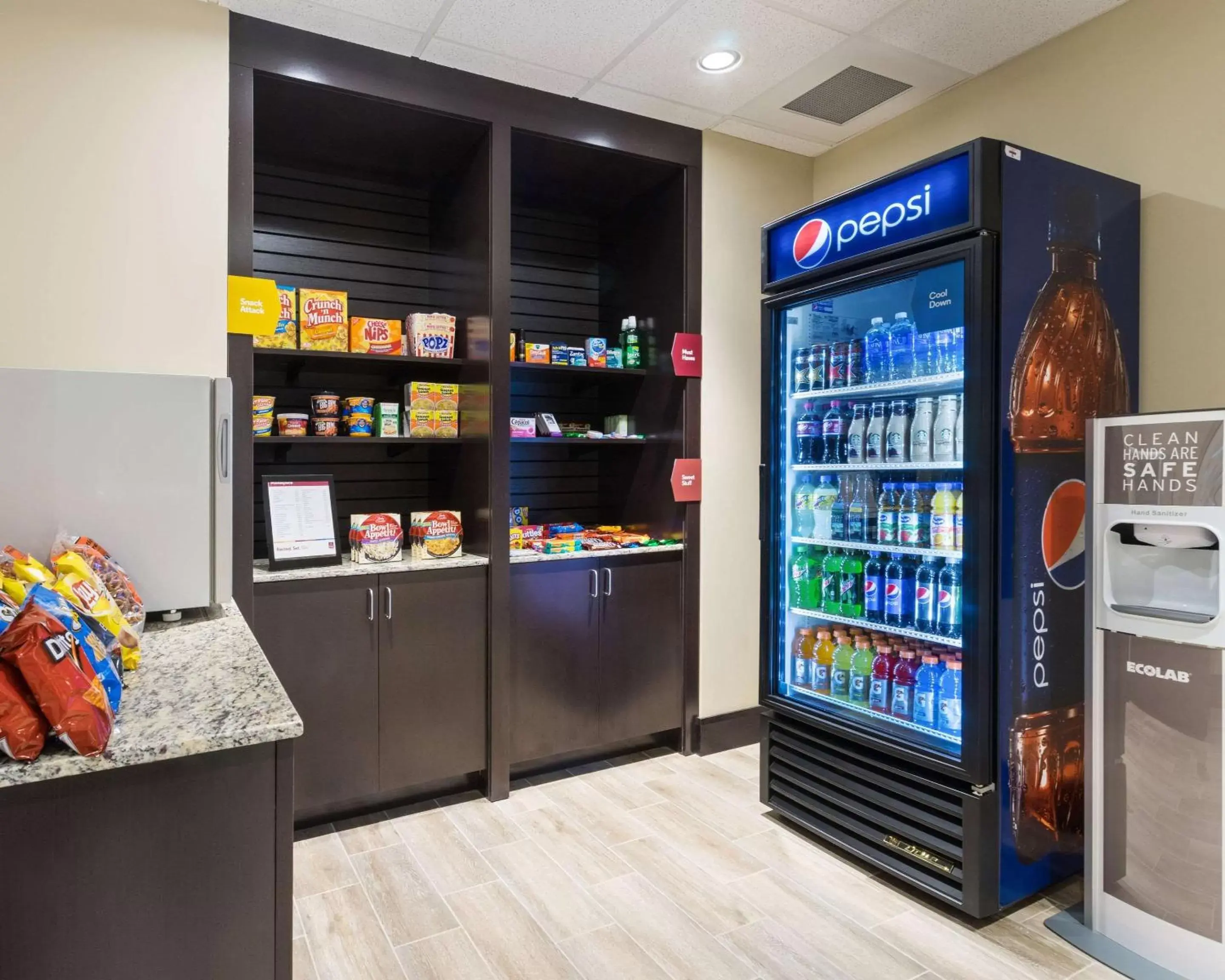 Lobby or reception, Supermarket/Shops in Comfort Suites DuBois