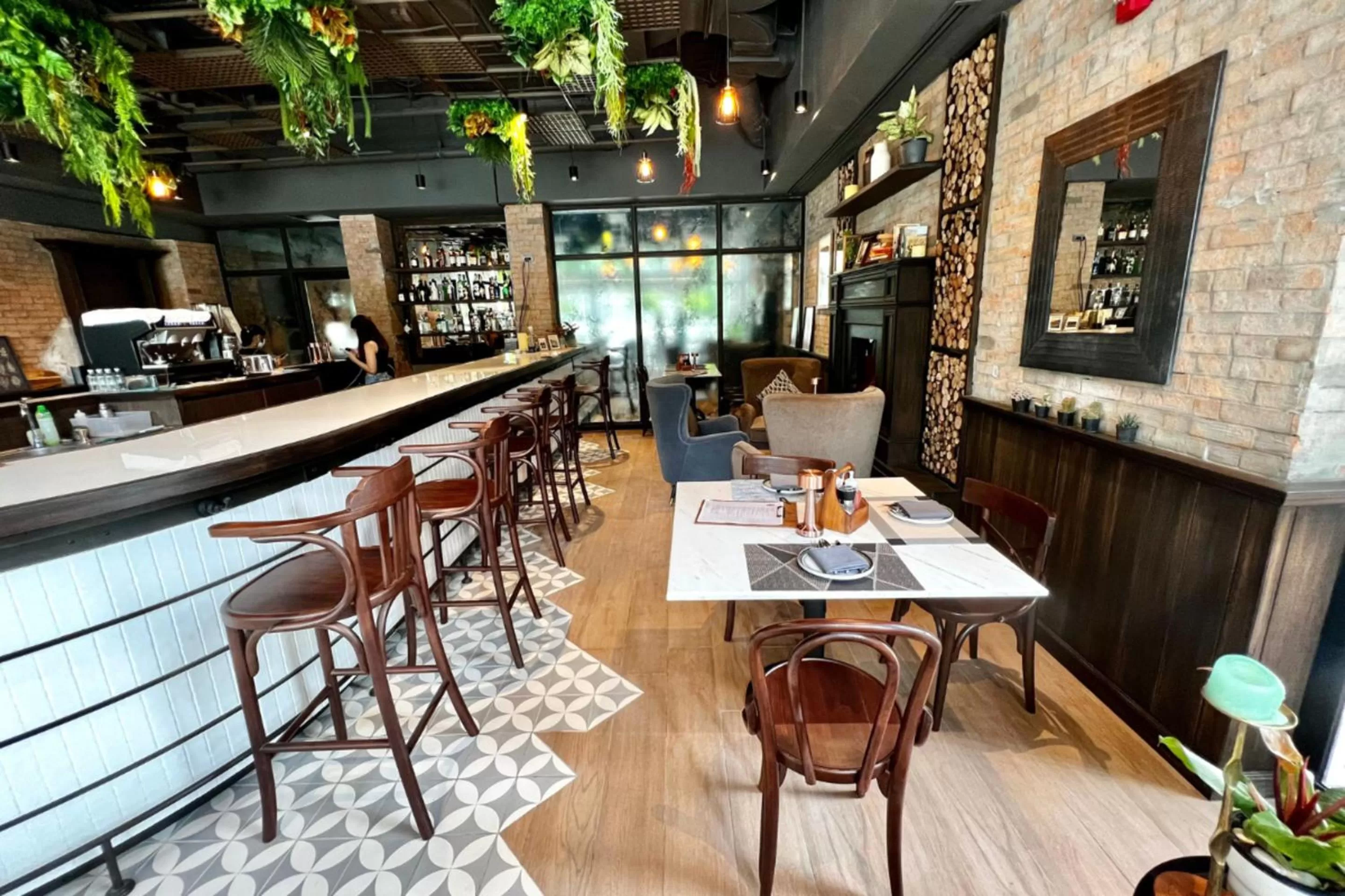 Restaurant/places to eat in The Idle Hotel and Residence