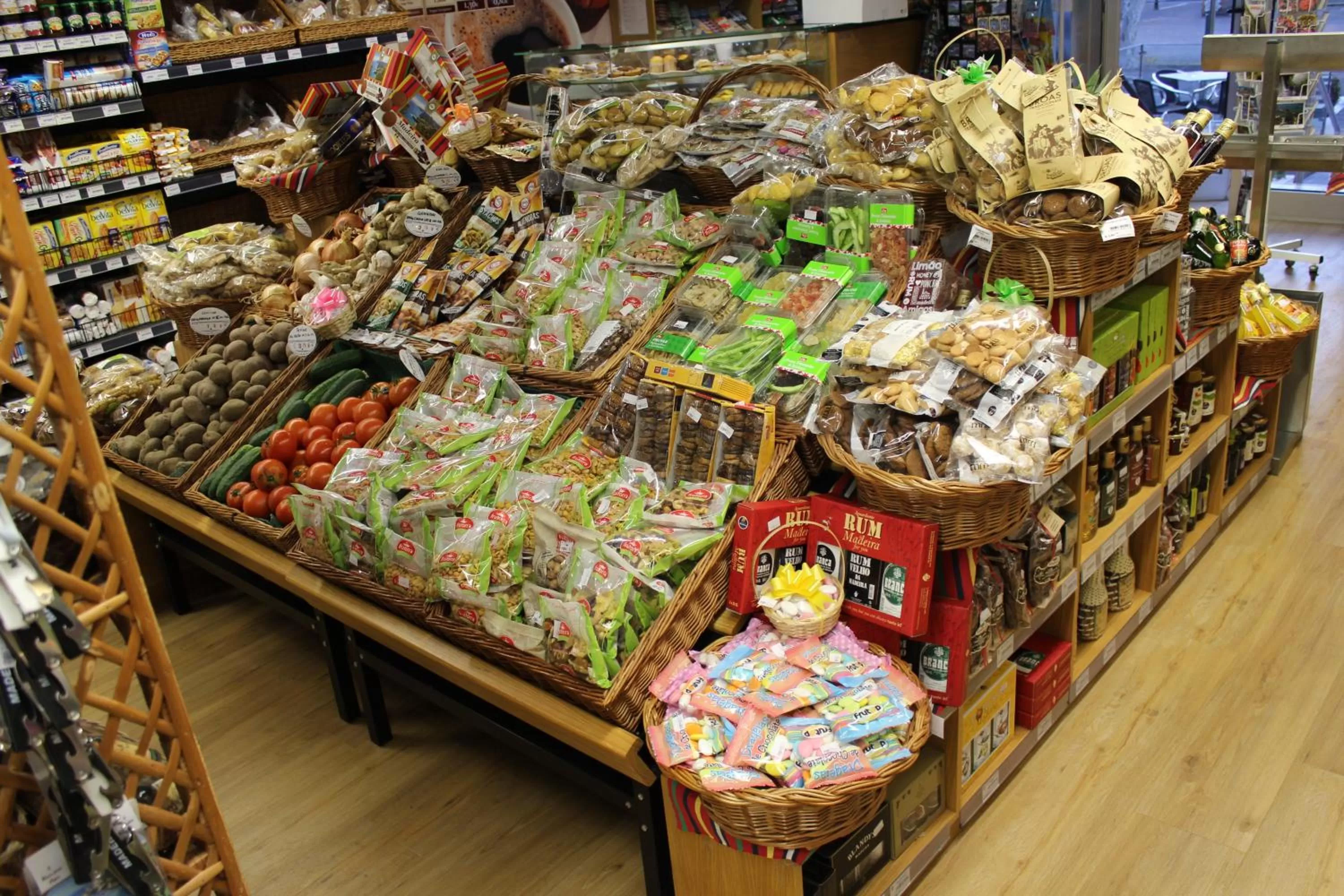 On-site shops in Apartamentos Turisticos Paraiso