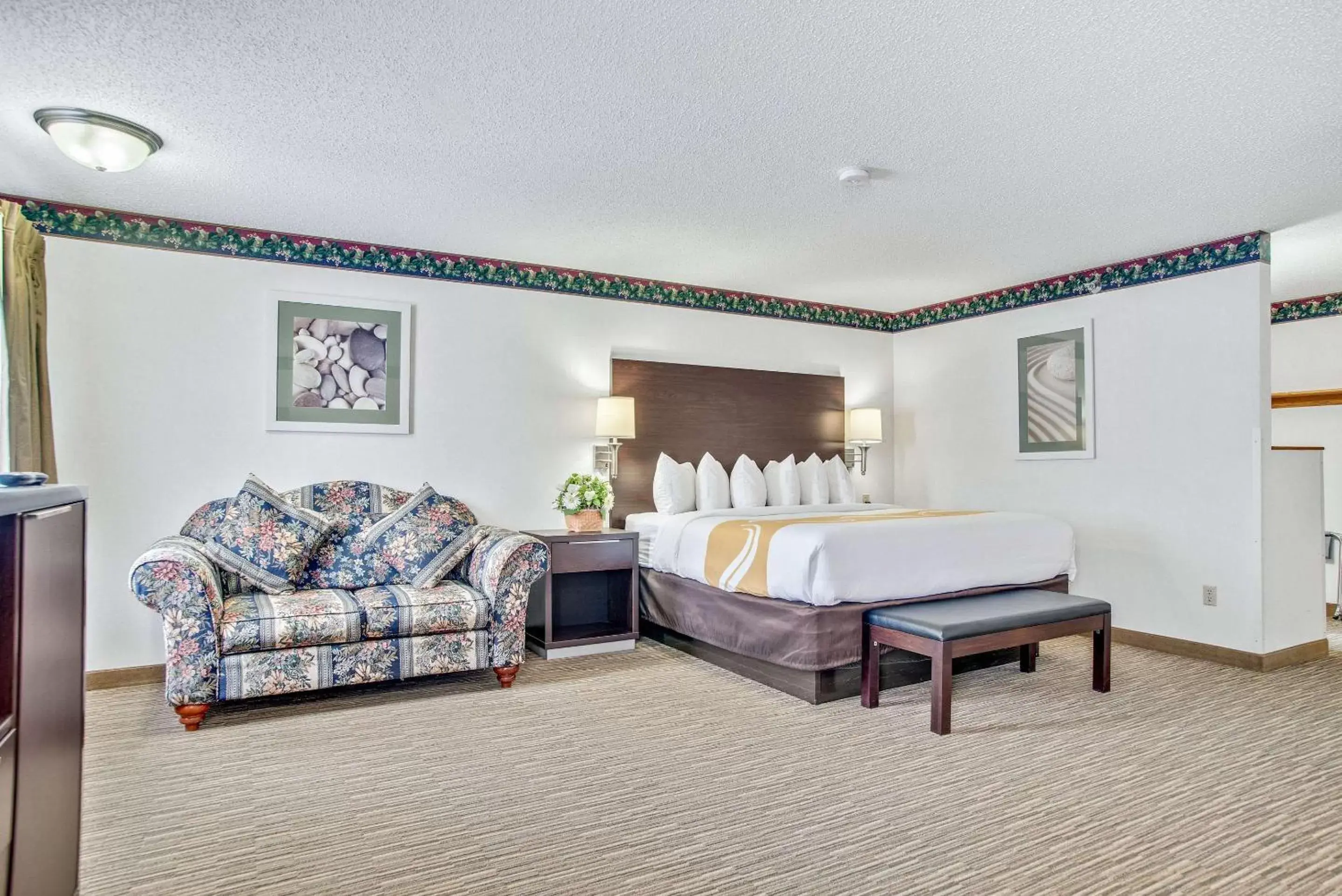 Photo of the whole room, Bed in EverSpring Inn & Suites