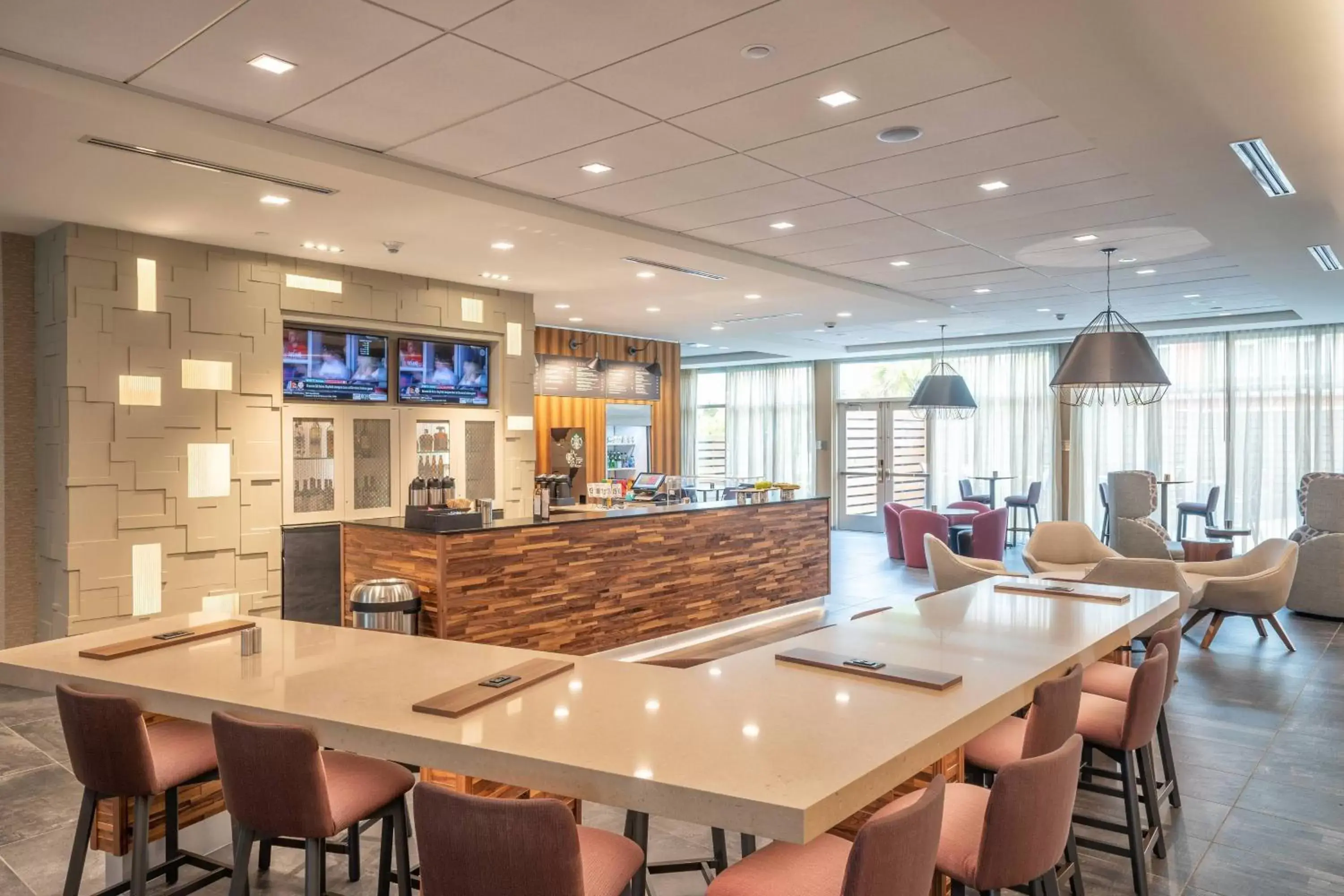 Restaurant/Places to Eat in Courtyard by Marriott Charleston-North Charleston