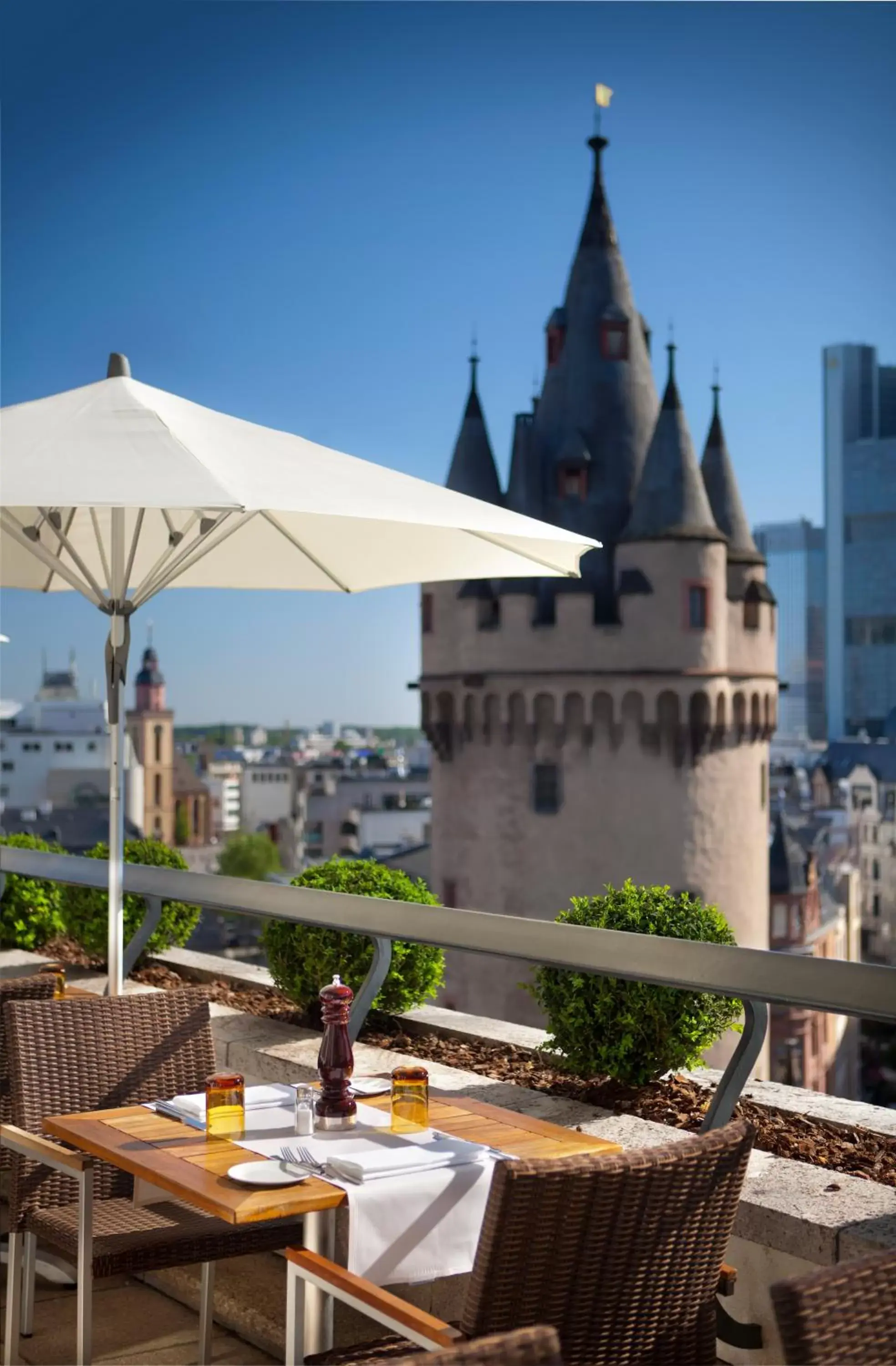 Restaurant/places to eat in Flemings Selection Hotel Frankfurt-City