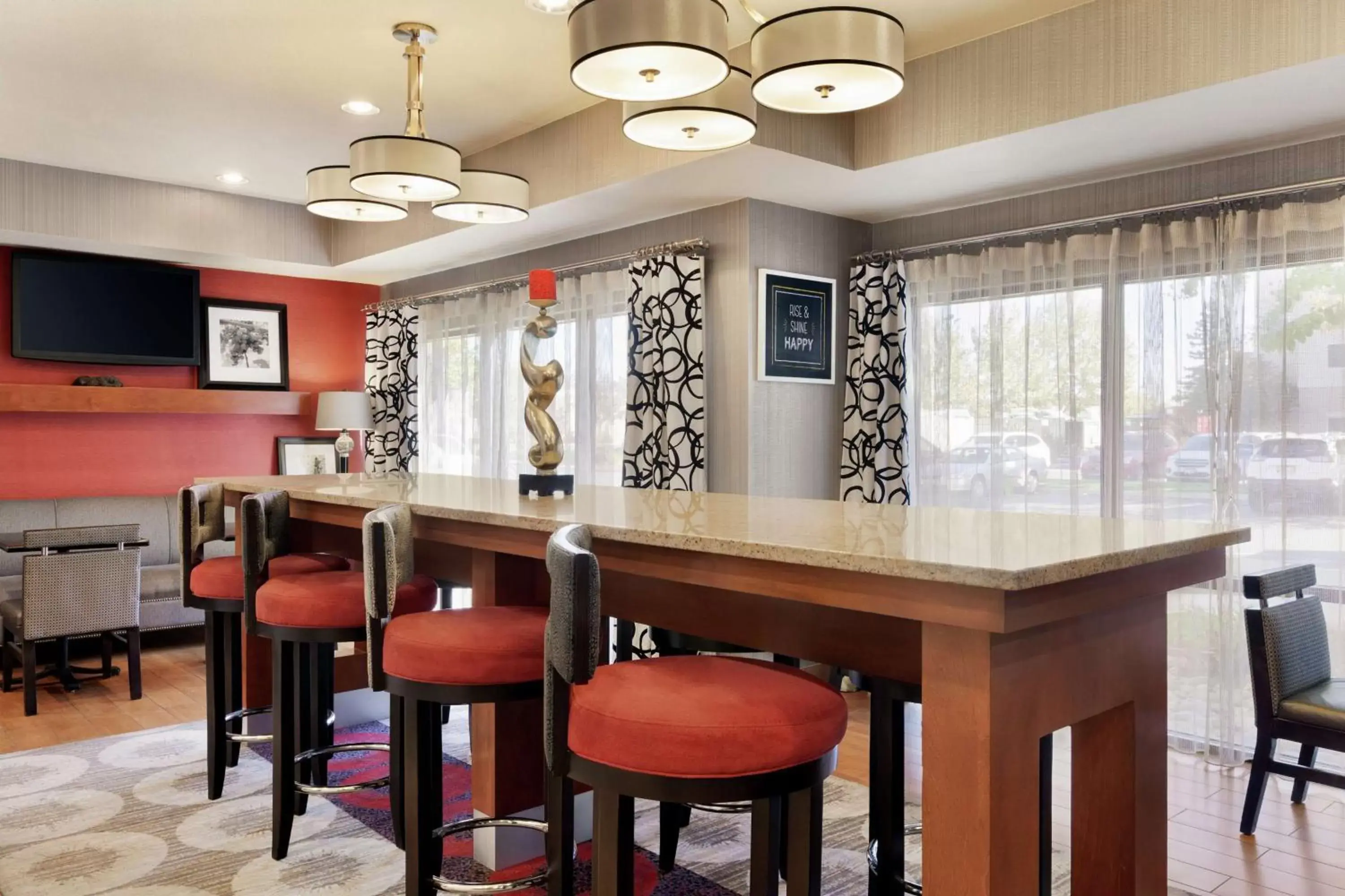 Lobby or reception, Lounge/Bar in Hampton Inn Tracy