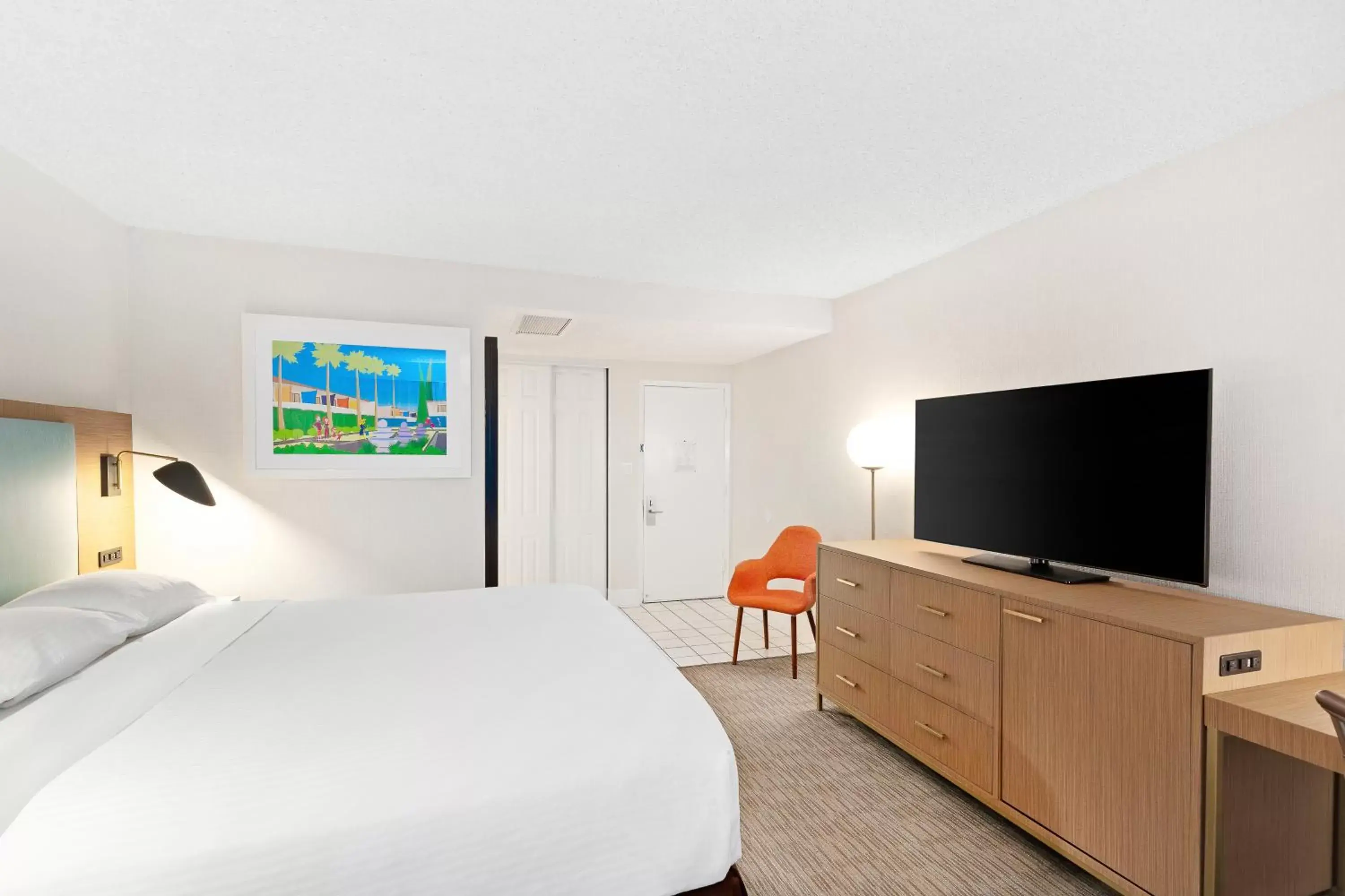 Bedroom in Anaheim Hotel