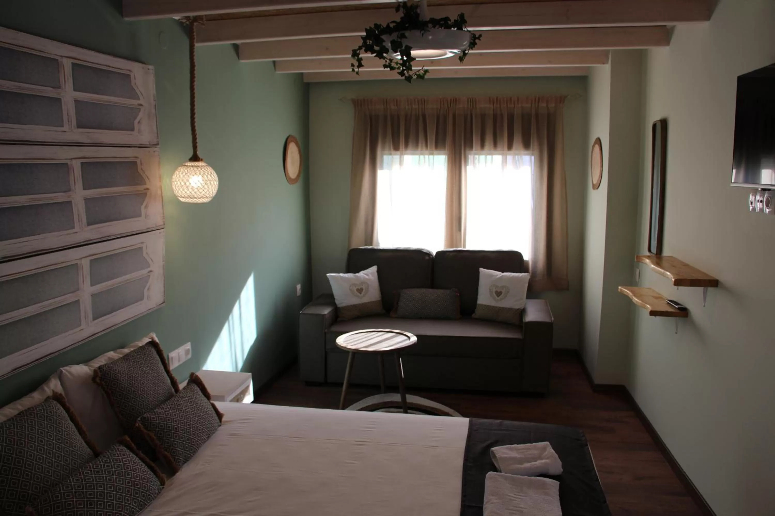 Lamprini's Deluxe Studios