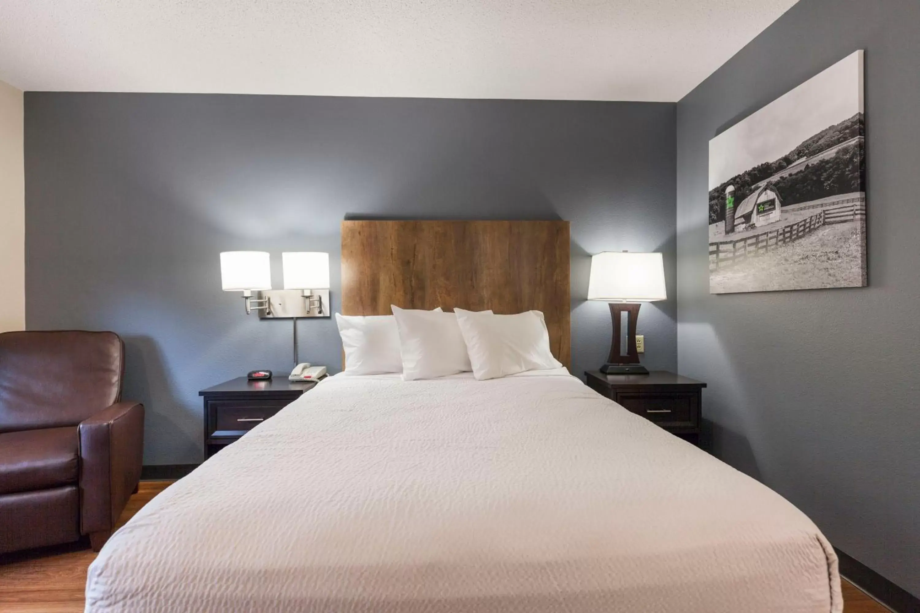 Bed in Extended Stay America Suites - Dallas - Lewisville