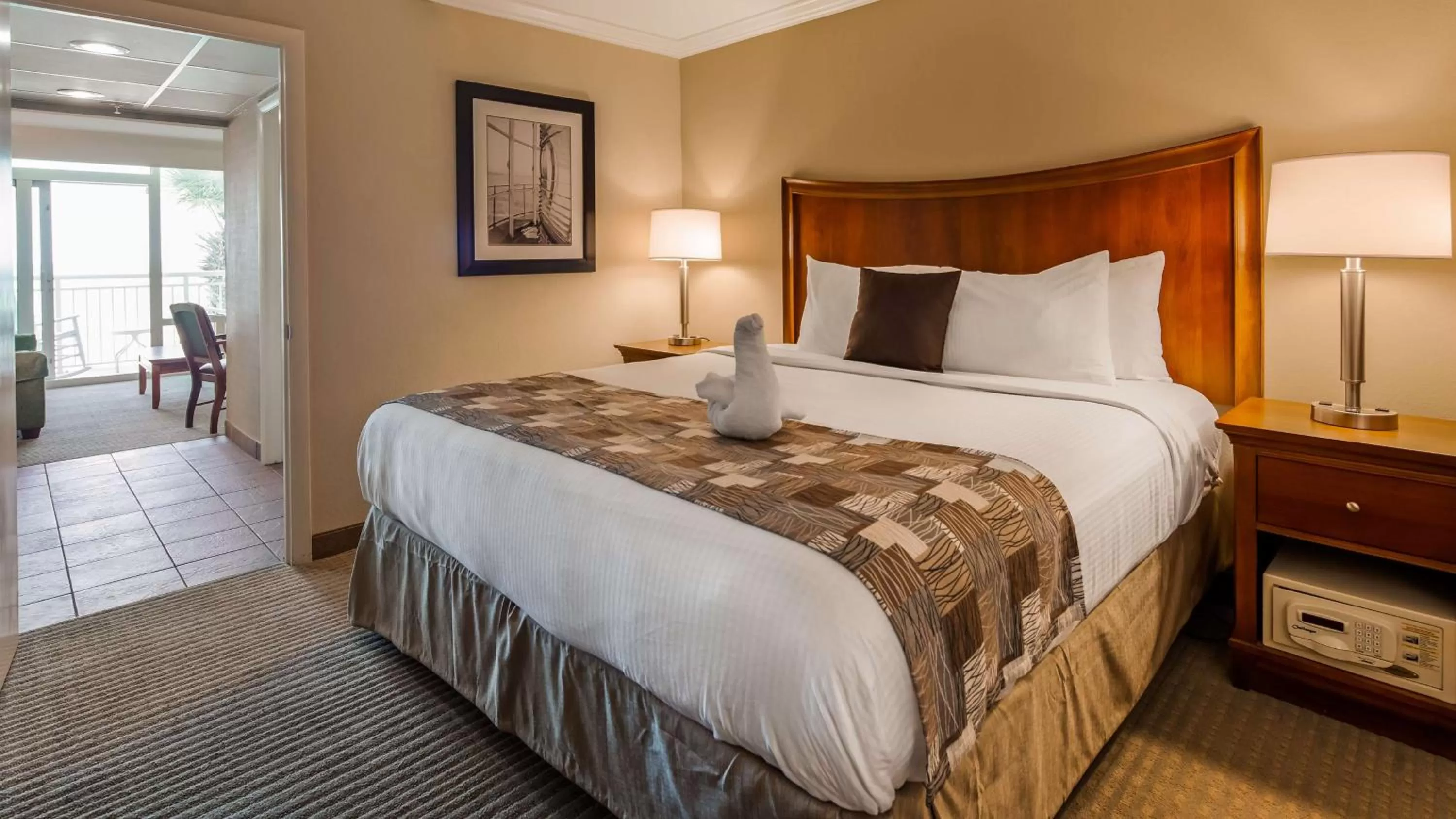 Photo of the whole room, Bed in The Sandbar Hotel, Trademark Collection by Wyndham