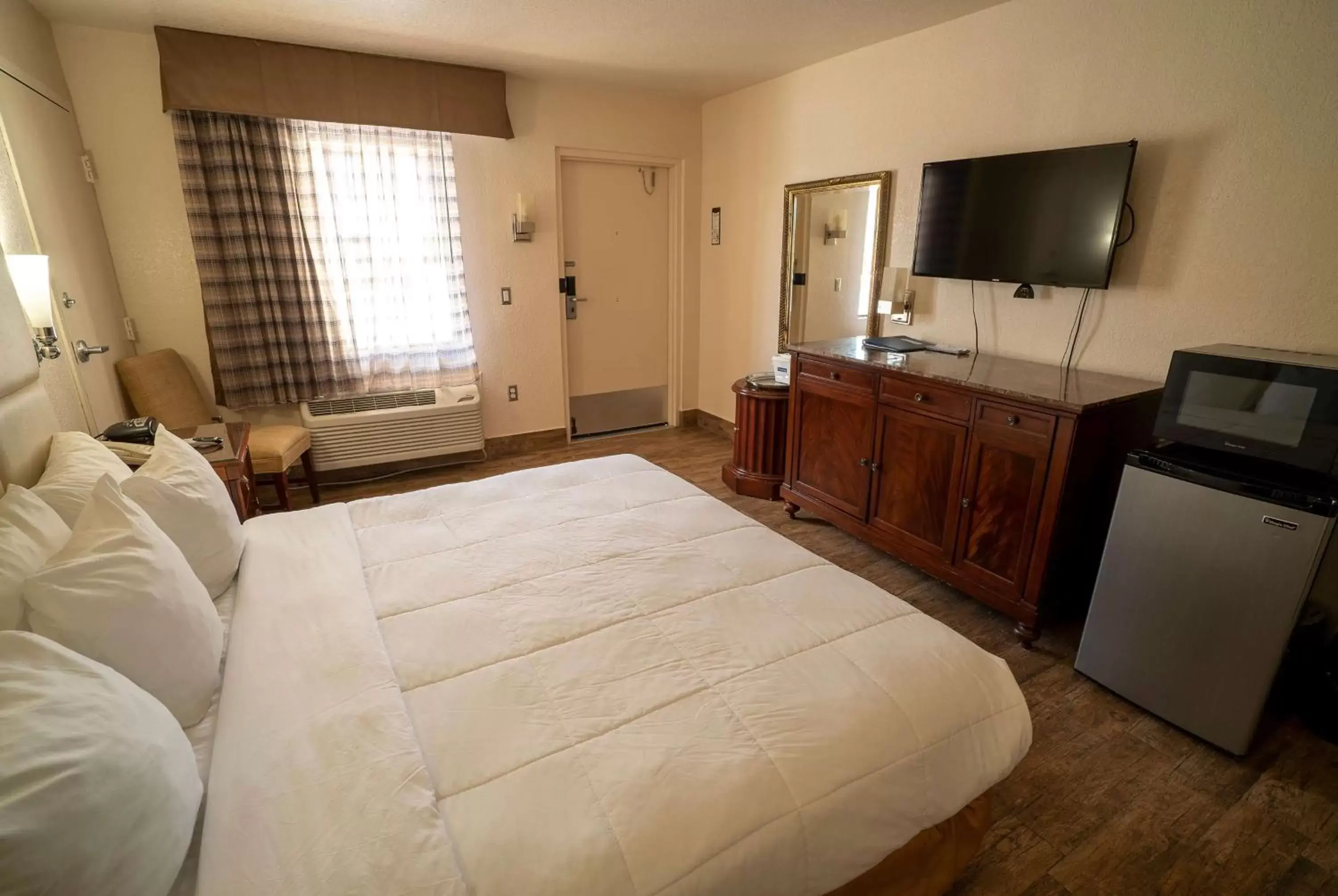 Photo of the whole room, Bed in Travelodge by Wyndham Florida City/Homestead/Everglades