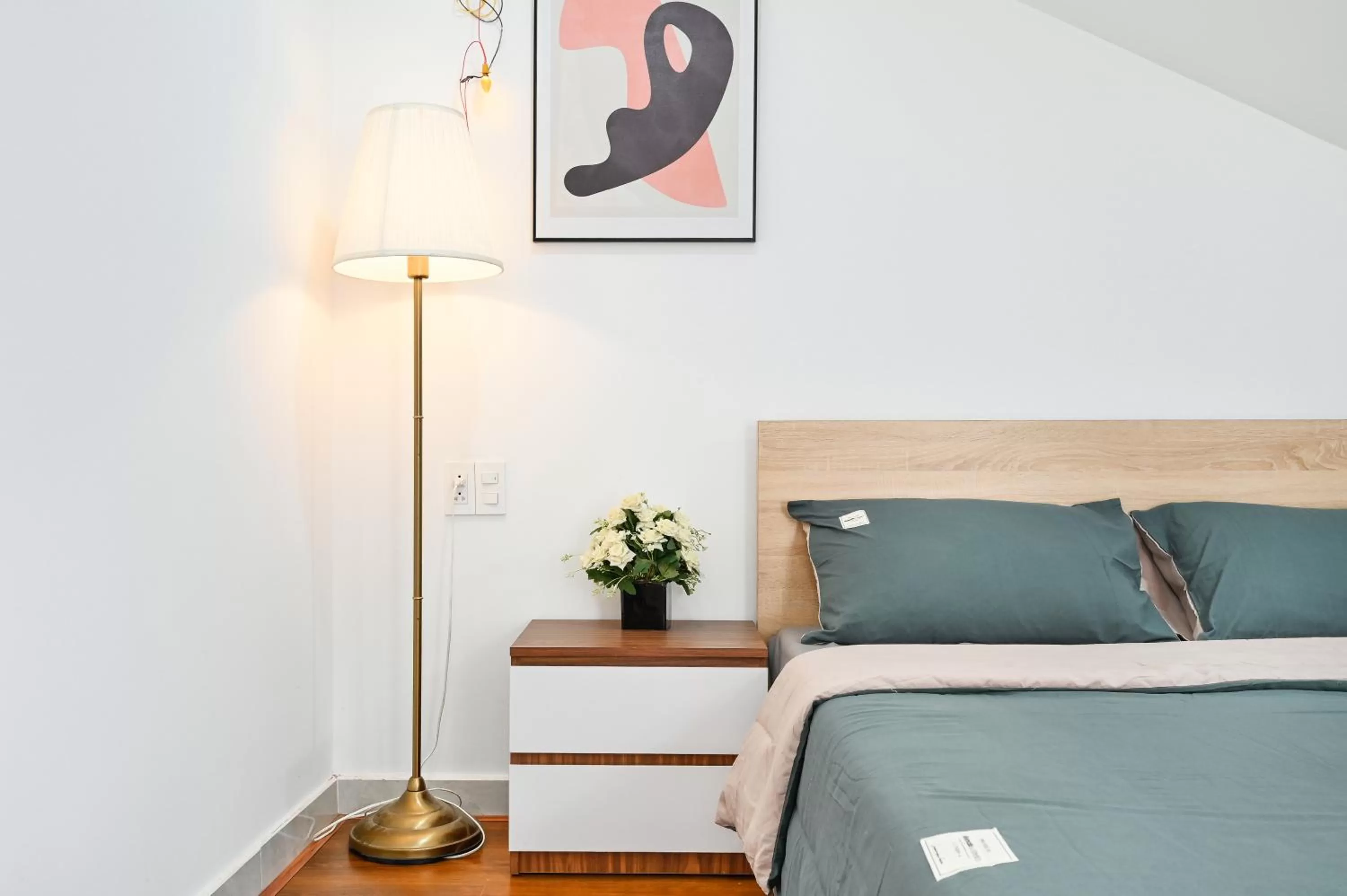 Bed in Spring Hill Apartment -The High Class