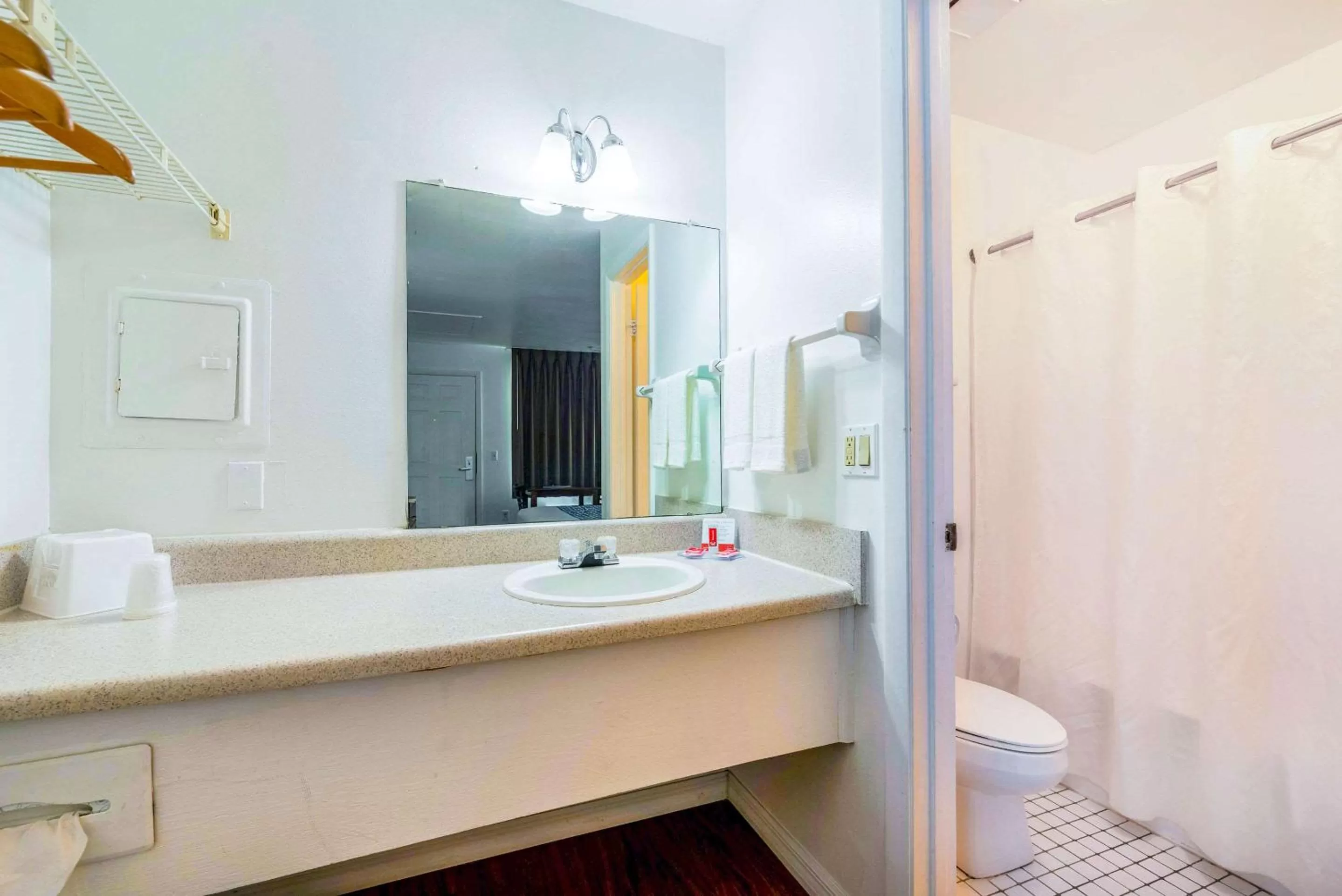 Bathroom in Econo Lodge