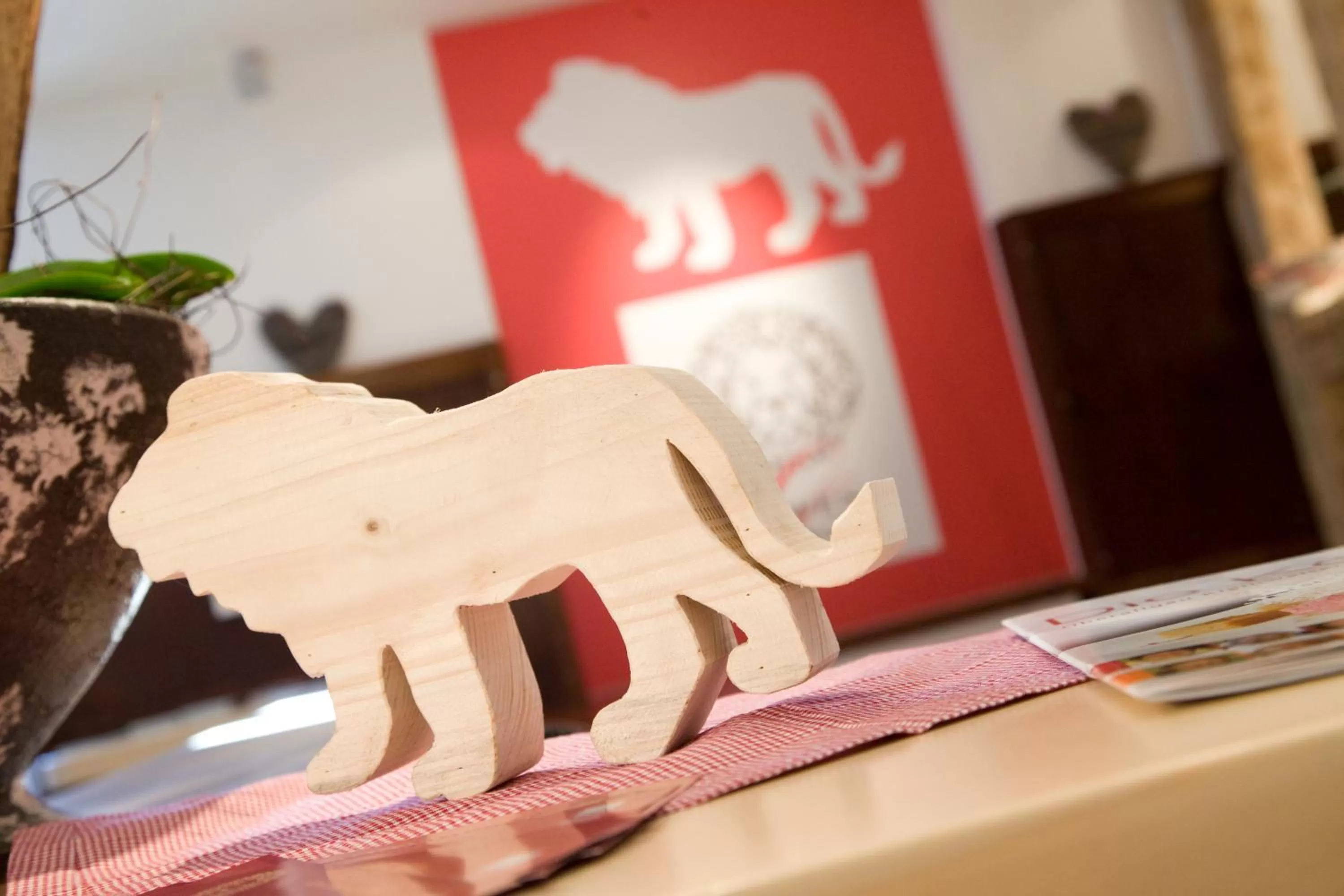 Decorative detail in Alpin Lifestyle Hotel Löwen & Strauss