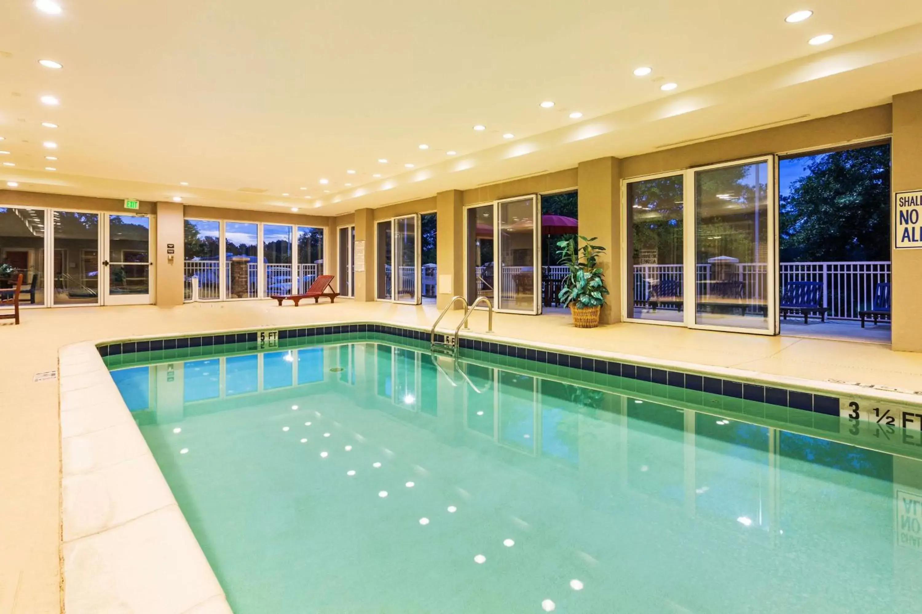 Pool view, Swimming Pool in Hampton Inn & Suites Clinton