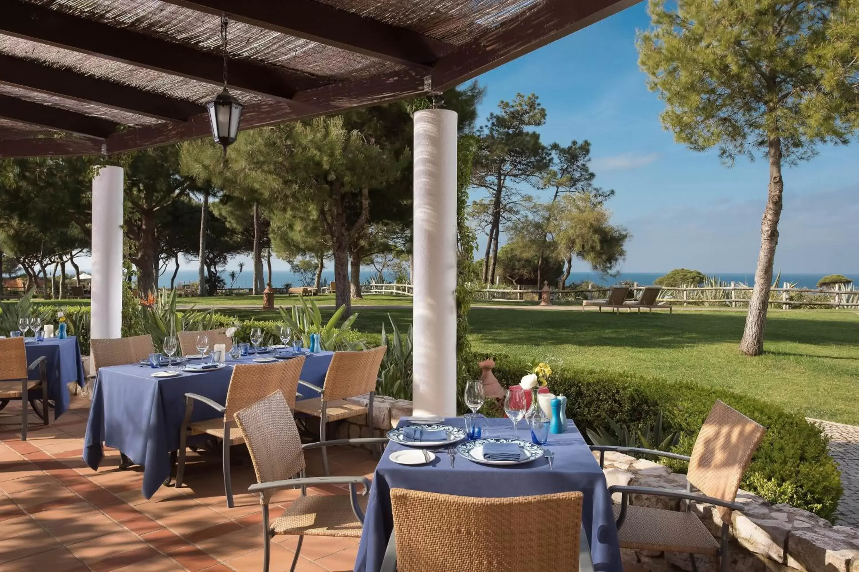 Restaurant/Places to Eat in Pine Cliffs Residence, a Luxury Collection Resort, Algarve