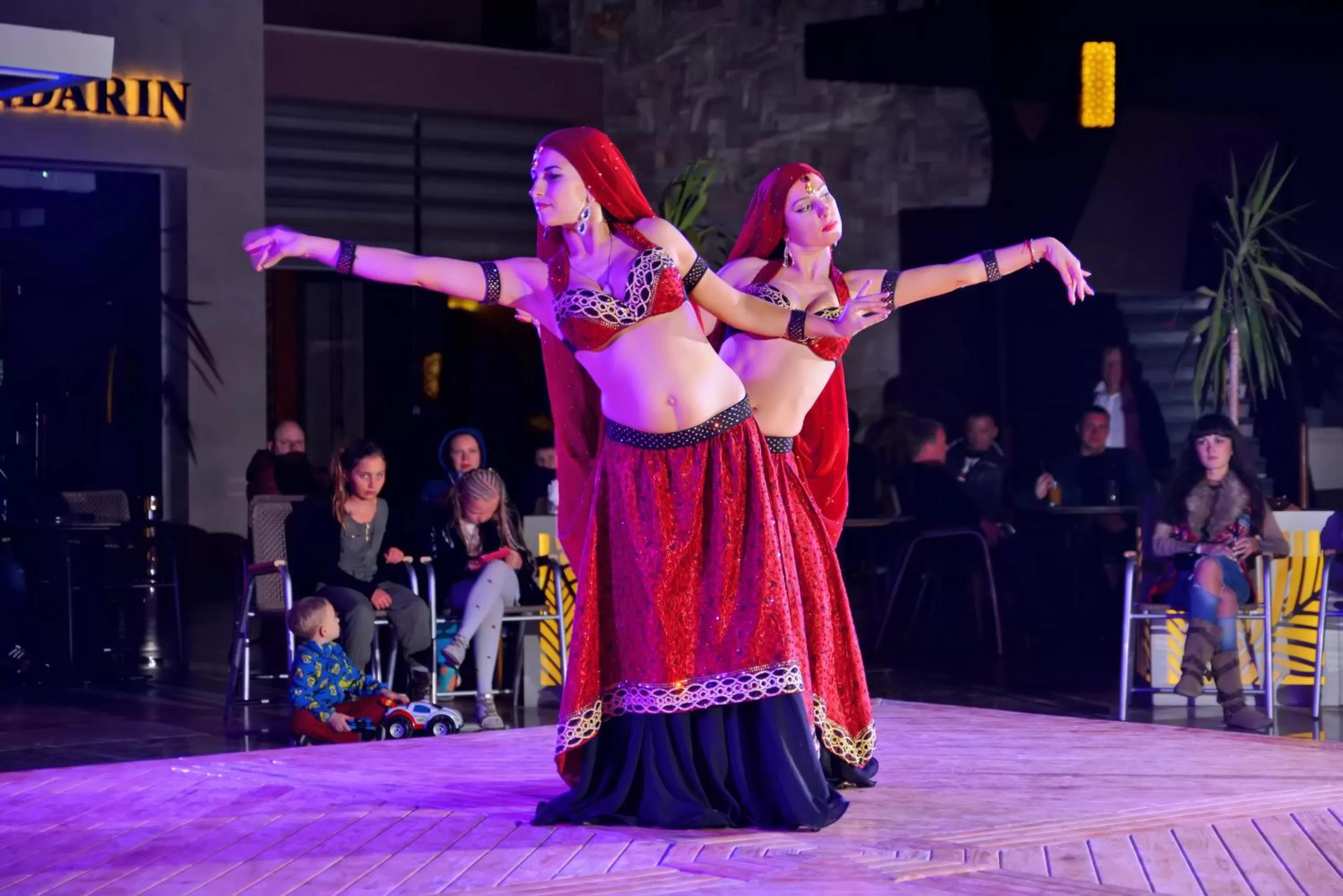 Evening entertainment in Pickalbatros Aqua Park Resort - Hurghada