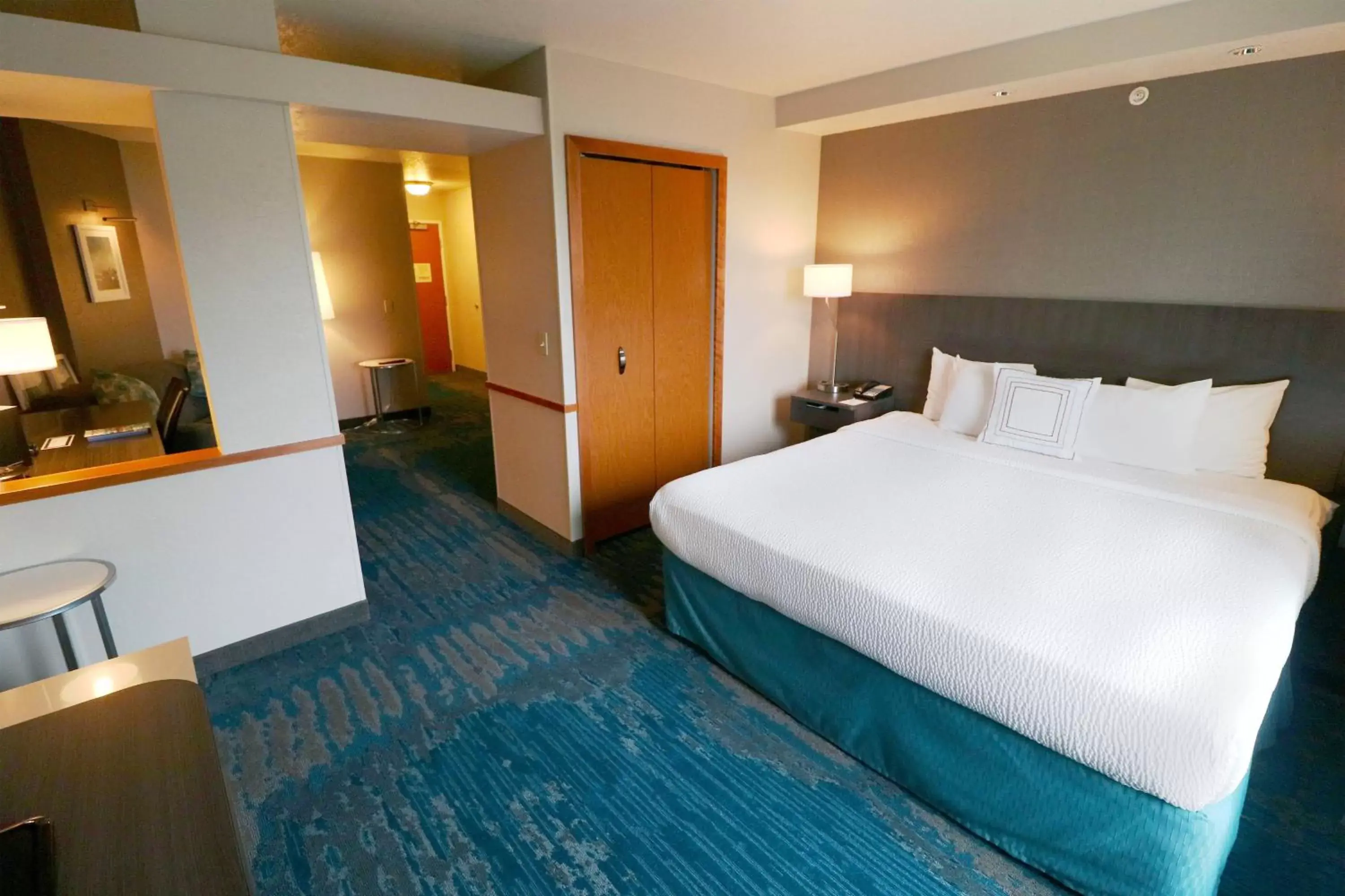 Bedroom, Bed in Fairfield Inn & Suites Des Moines Airport