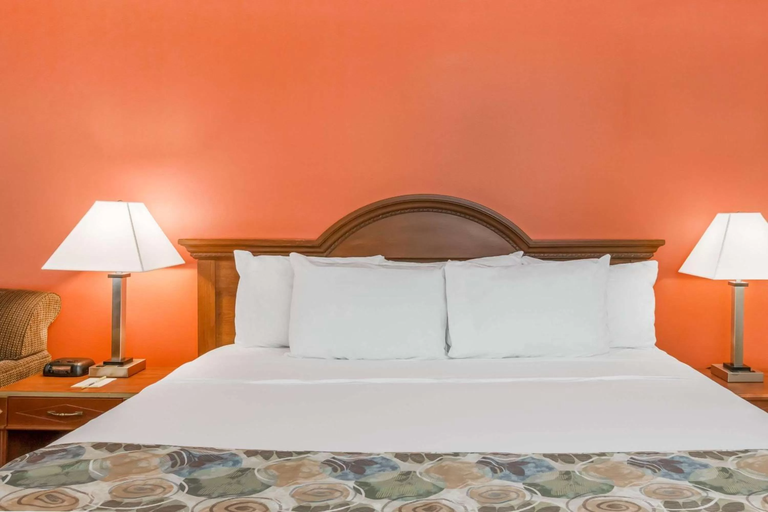 Photo of the whole room, Bed in Days Inn by Wyndham Shallotte