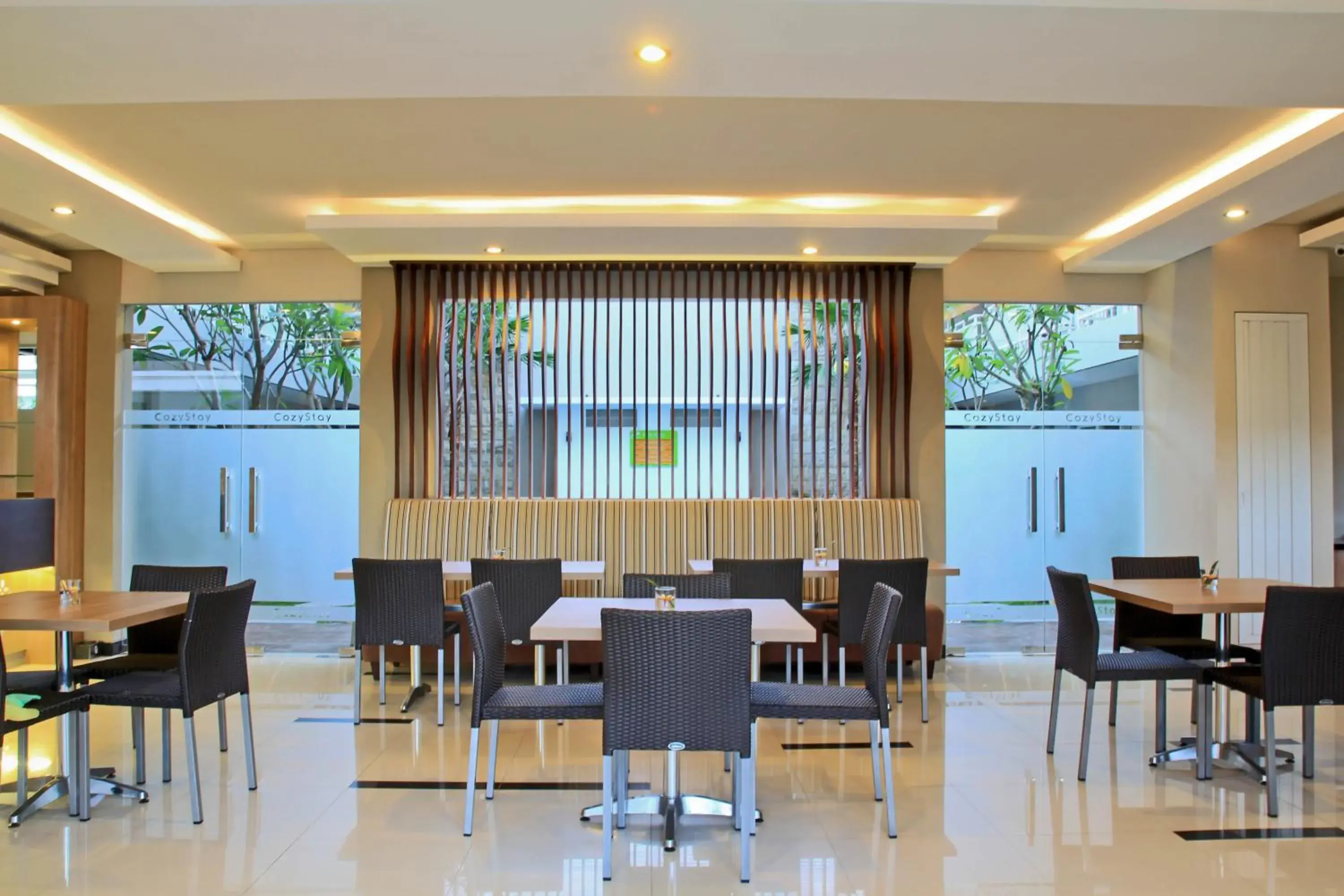 Restaurant/Places to Eat in Choice Stay Hotel Denpasar