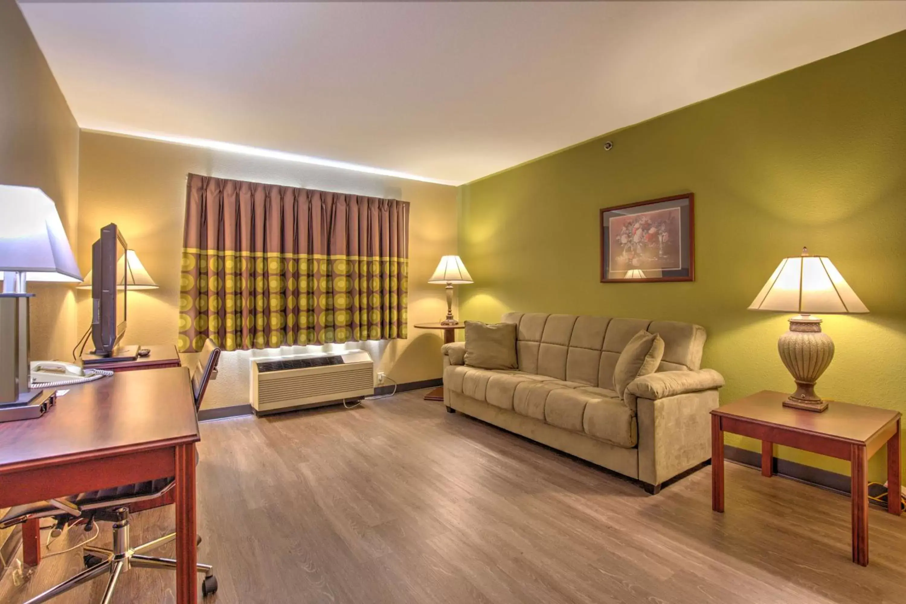 Photo of the whole room in Super 8 by Wyndham Waterloo Photo of the whole room in Super 8 by Wyndham Waterloo