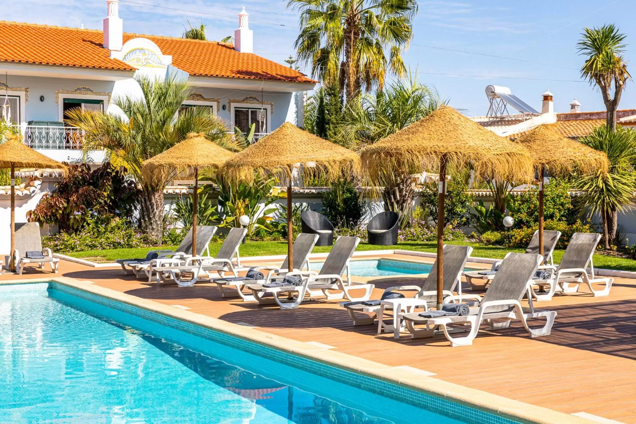 Swimming pool in Giramar Apartamentos Turisticos