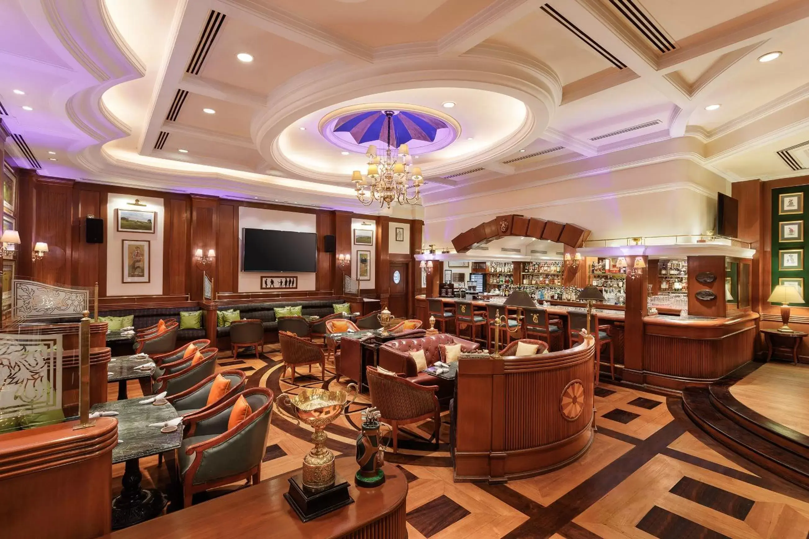 Lounge or bar, Restaurant/Places to Eat in ITC Maurya, a Luxury Collection Hotel, New Delhi