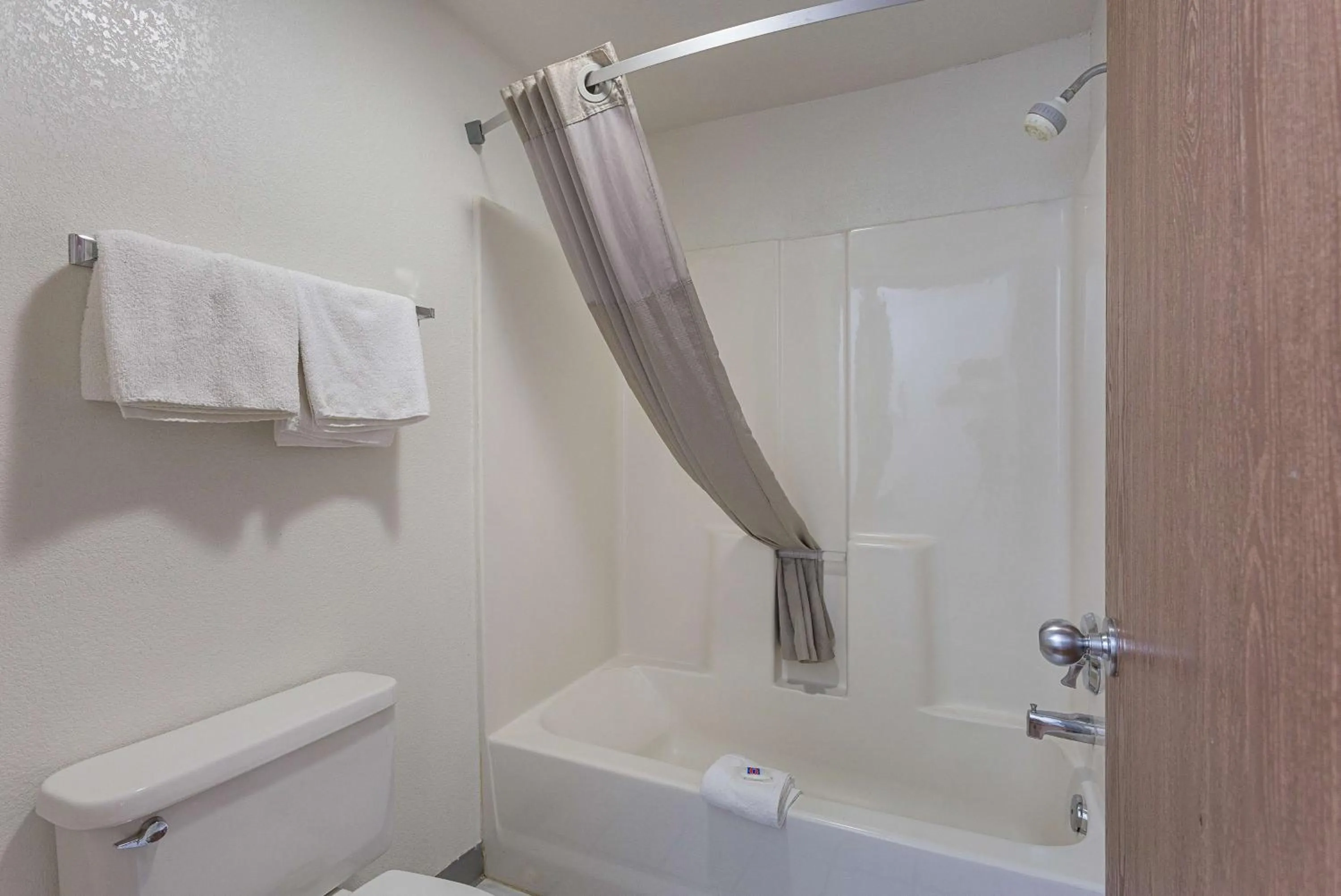 Photo of the whole room in Rodeway Inn Santa Rosa