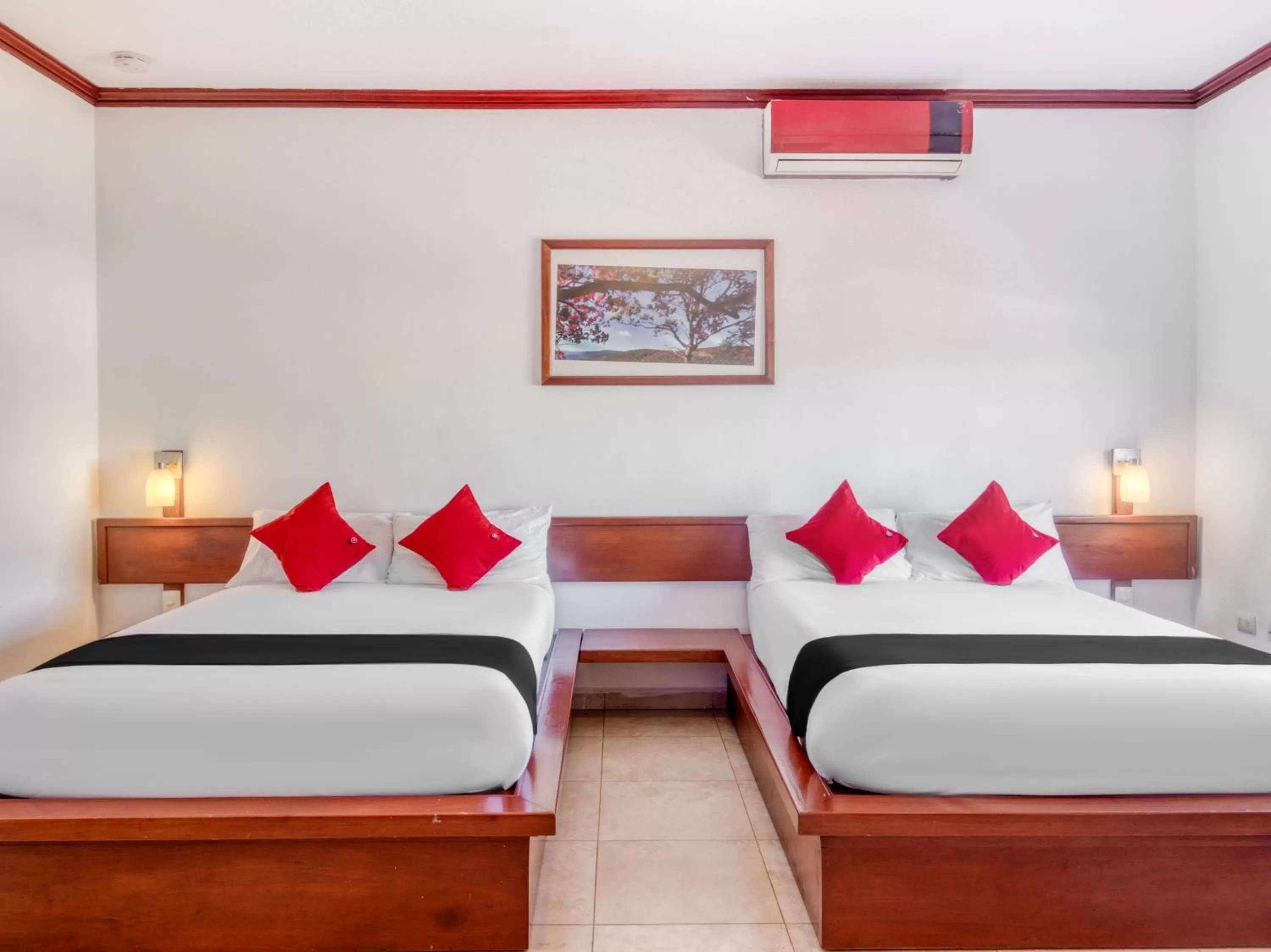 Bedroom, Bed in Monte Salerno Hotel & Suites