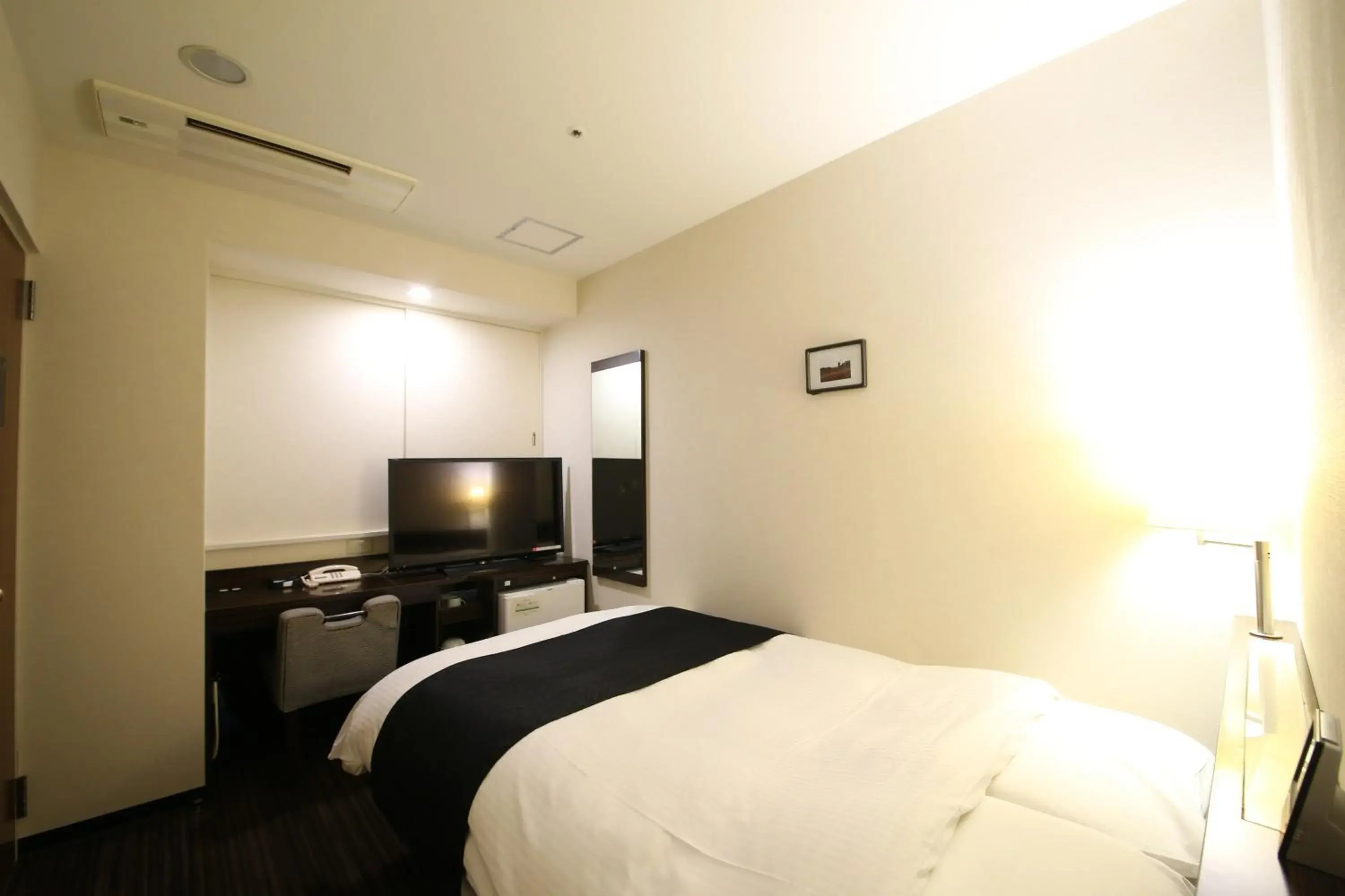 Photo of the whole room, Room Photo in APA Hotel Tokyo Kiba