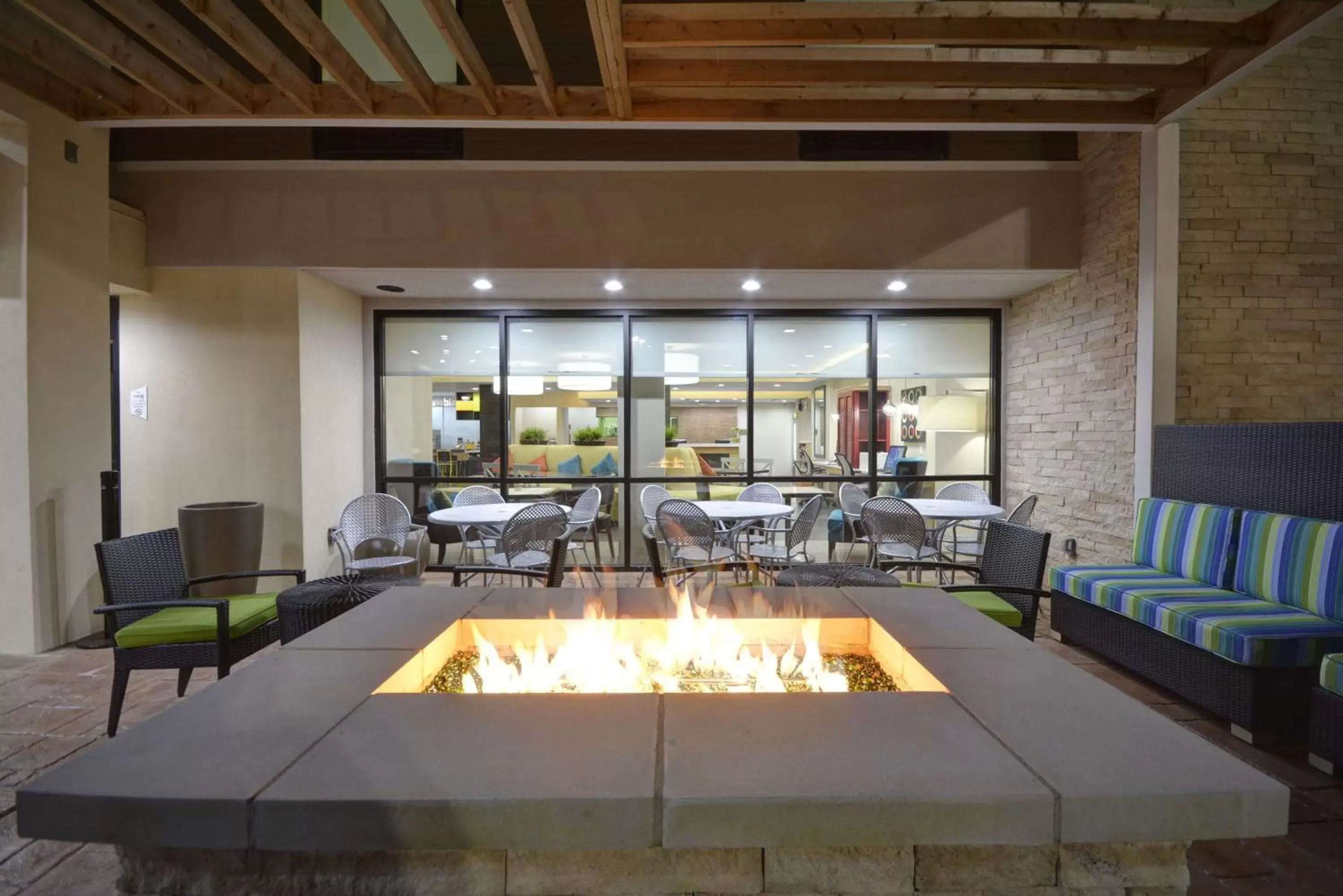 Patio, Restaurant/Places to Eat in Home2 Suites By Hilton Fort Worth Southwest Cityview