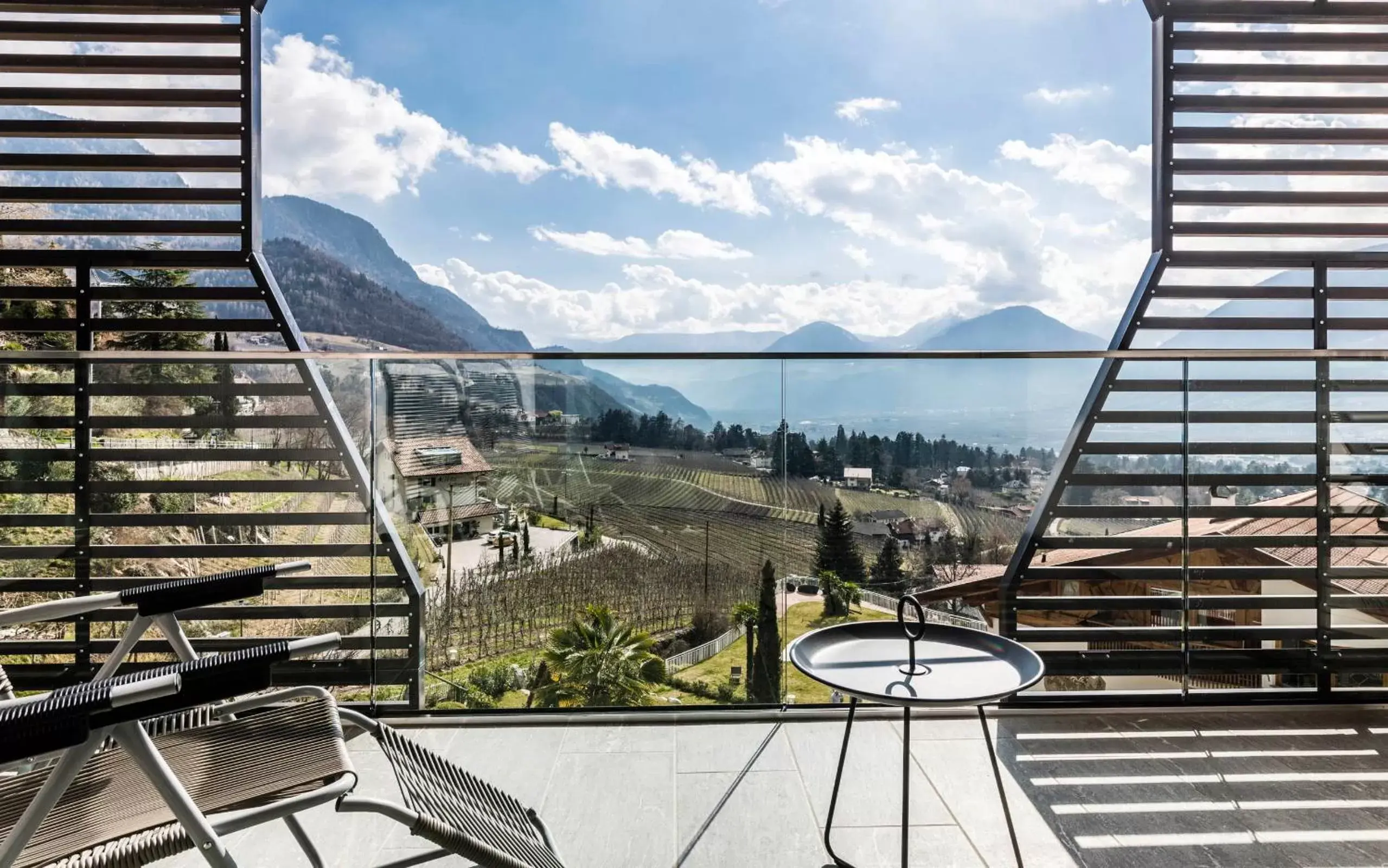 Balcony/Terrace, Mountain View in Hotel Schwefelbad (Schenna Resort)