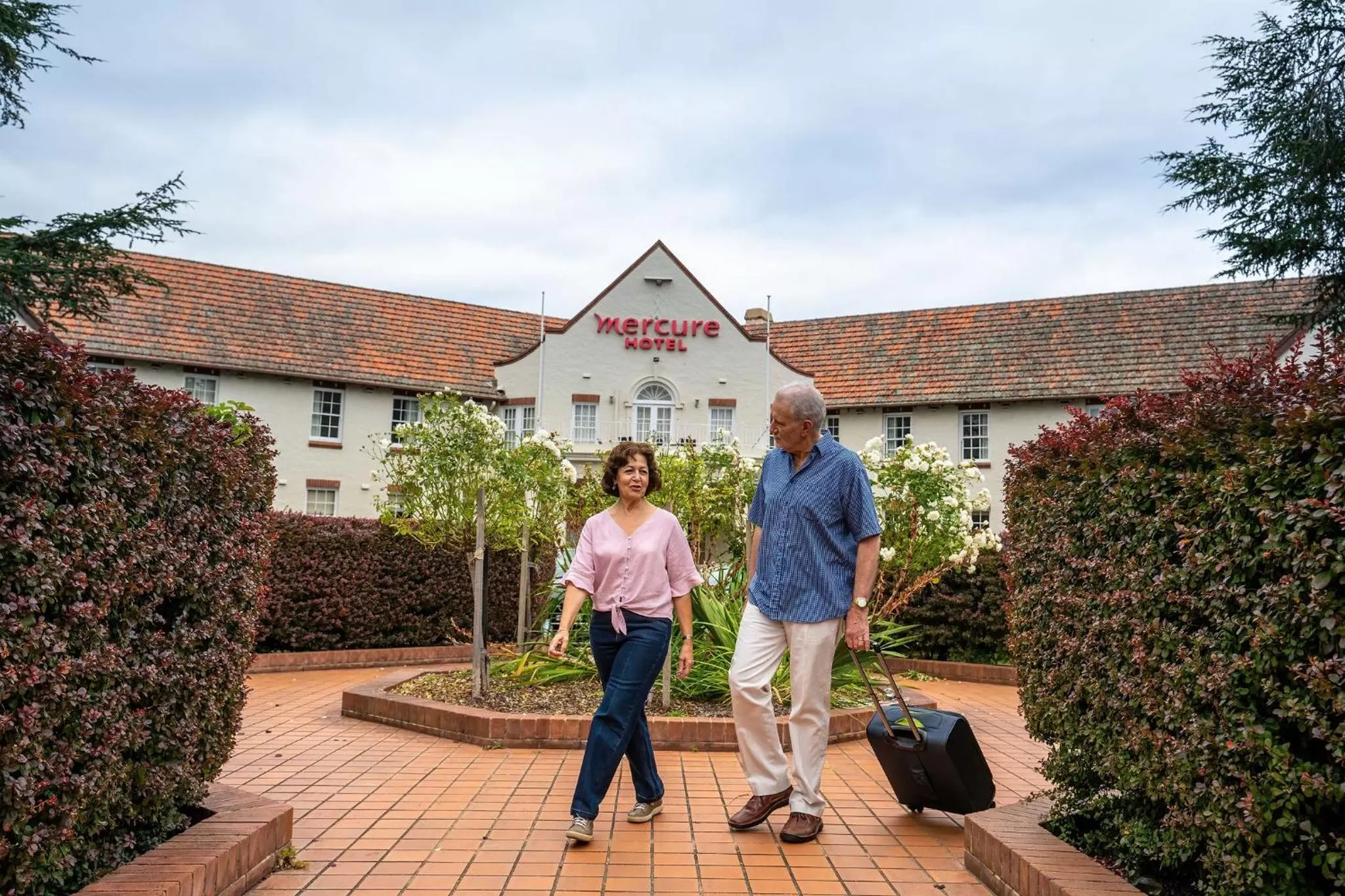 Facade/entrance in Mercure Canberra