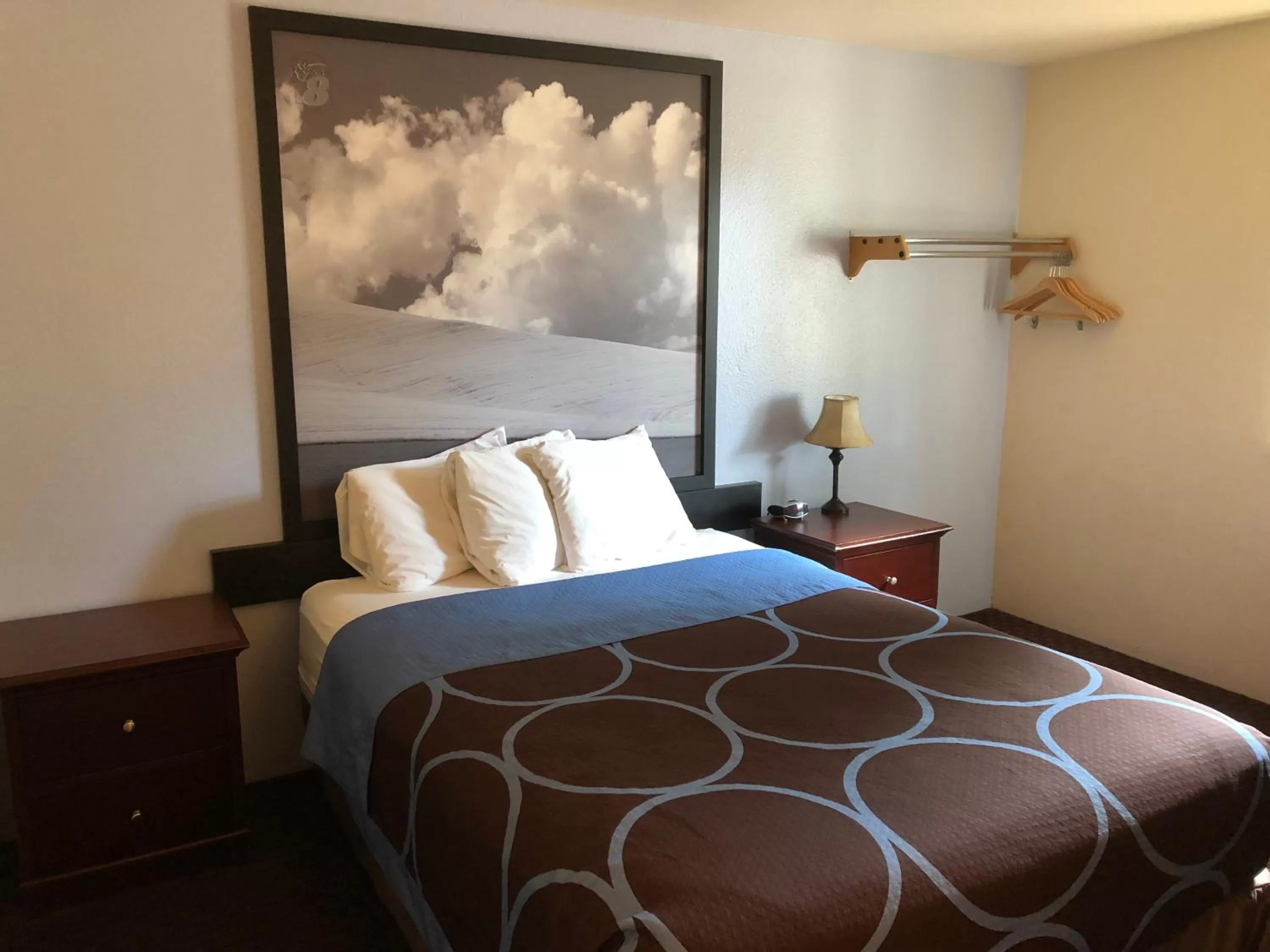 Bedroom, Bed in Super 8 by Wyndham Lewiston