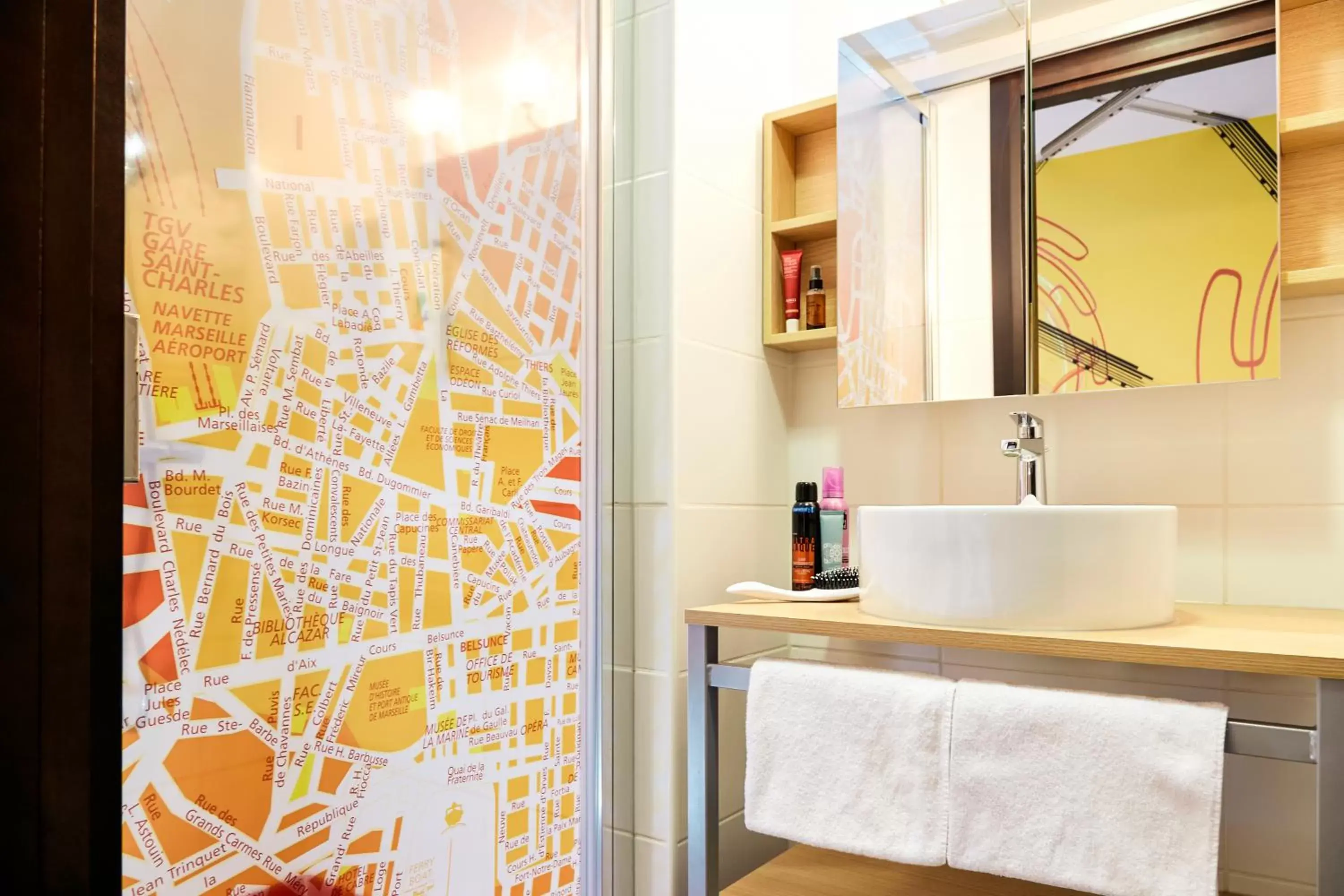 Shower, Bathroom in ibis Styles Marseille Gare Saint-Charles