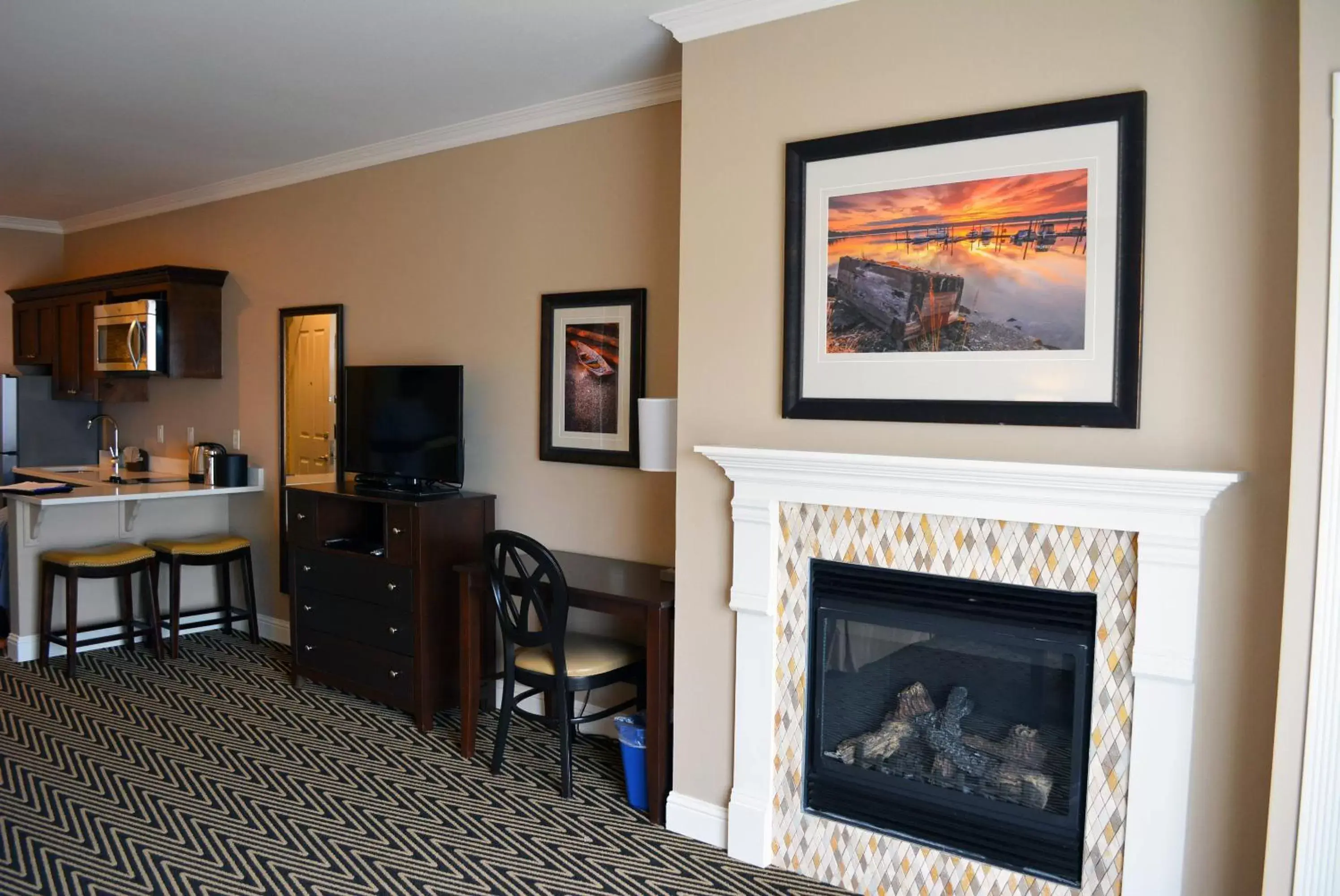 TV and multimedia, TV/Entertainment Center in Majestic Inn and Spa