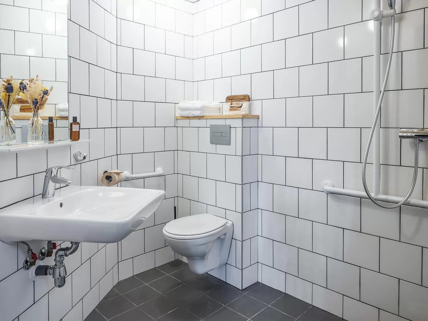 Shower in Eklo Hotels Paris Roissy CDG Airport