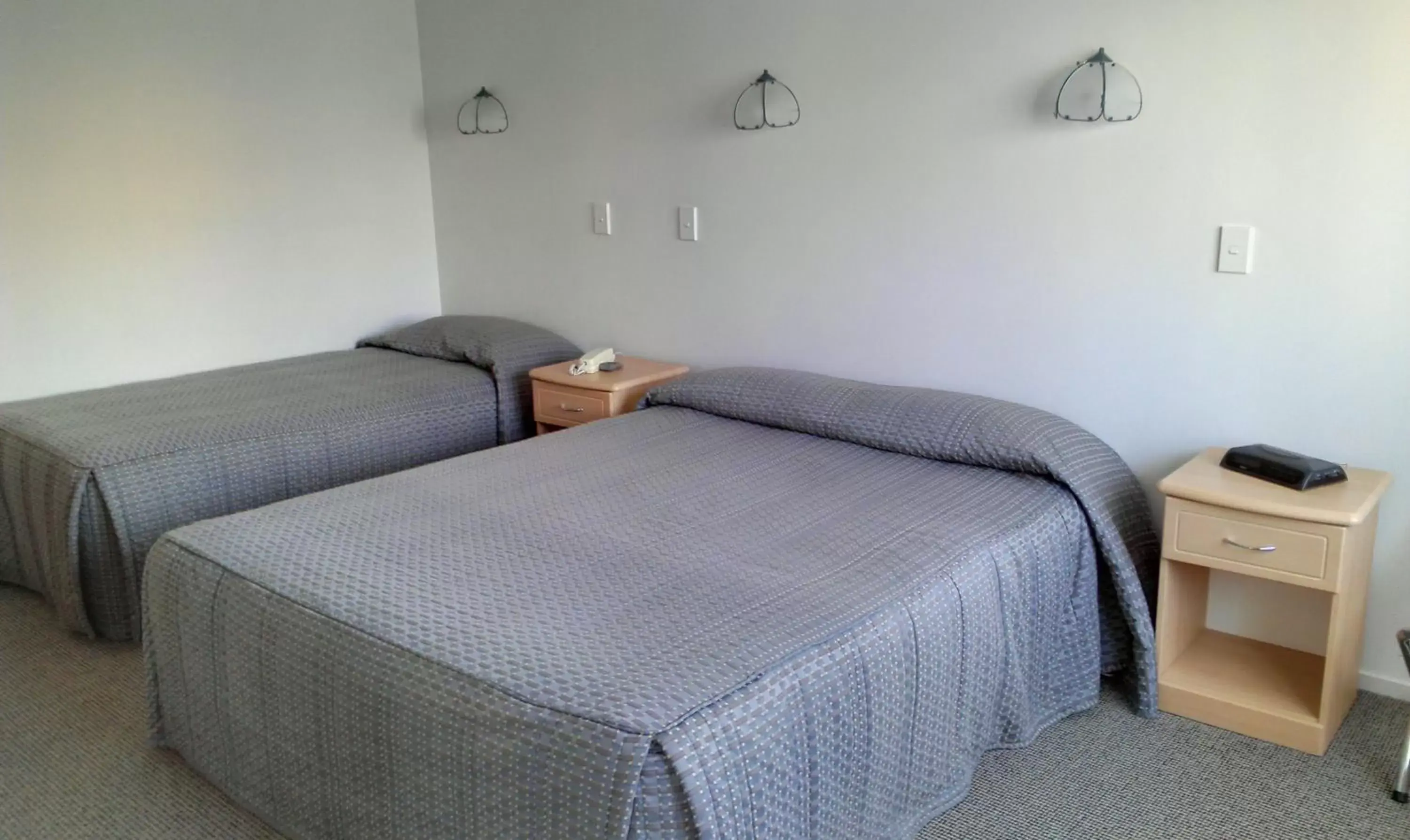 Bed in Riverview Motel Bed in Riverview Motel