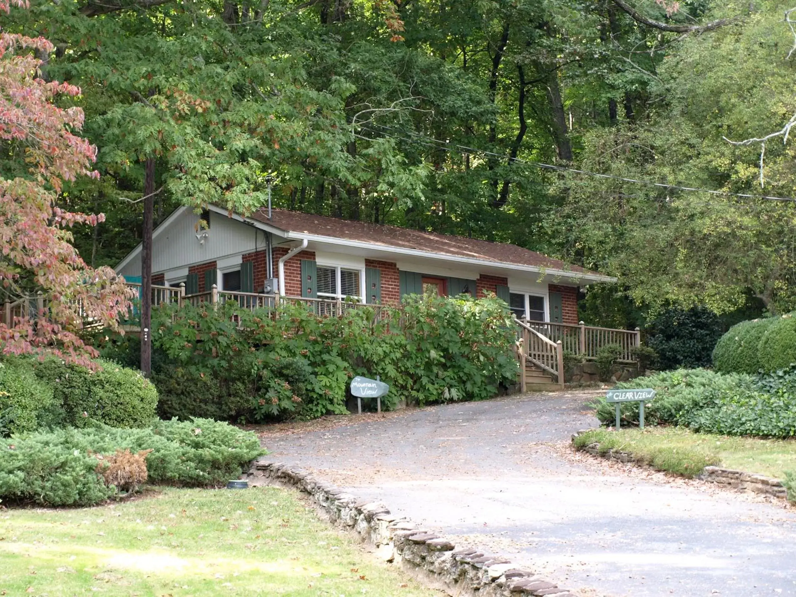 Property building in Mountain Aire Cottages, Inn, & Glamping Property building in Mountain Aire Cottages, Inn, & Glamping