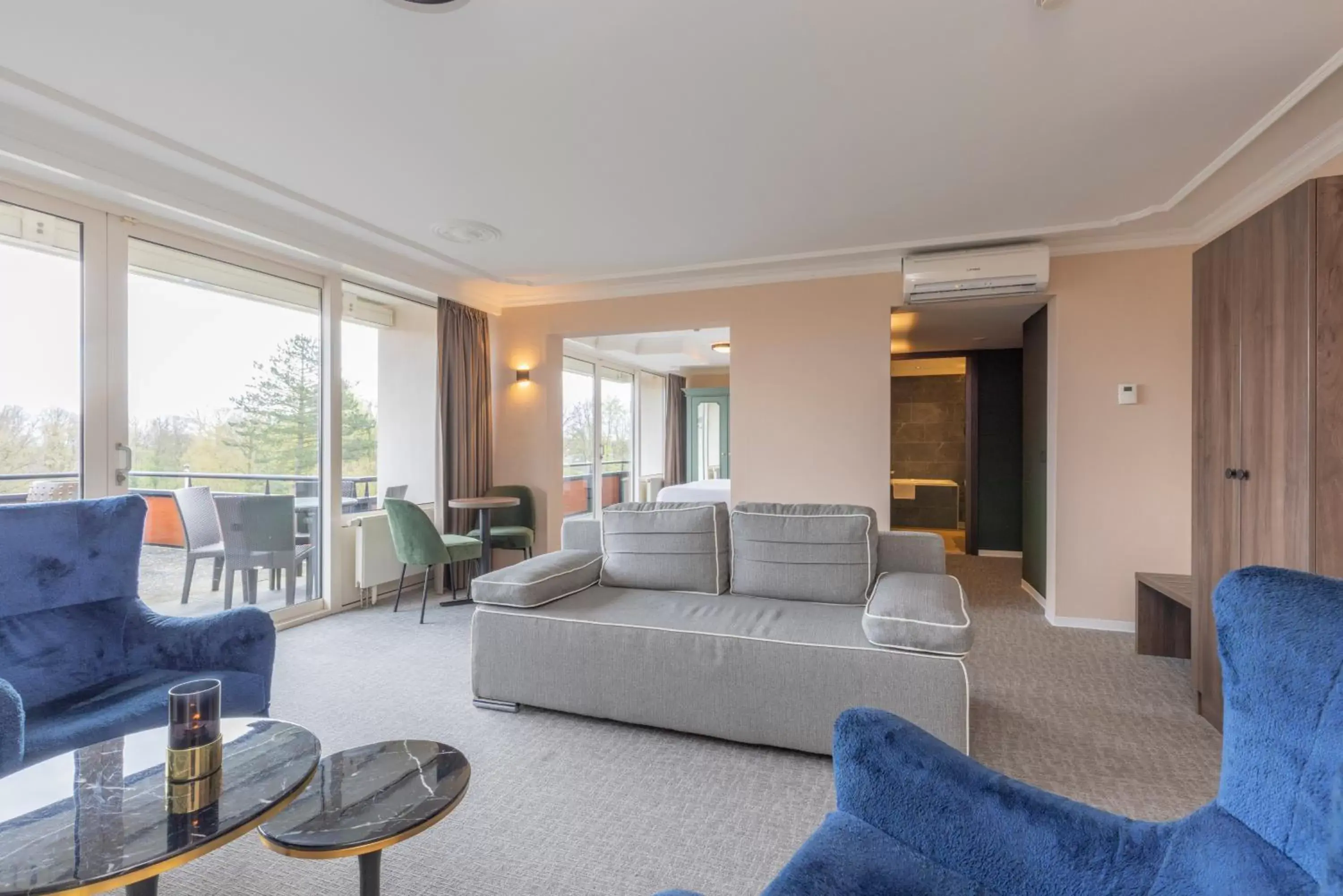 Living room, Seating Area in Fletcher Familiehotel De Hunzebergen