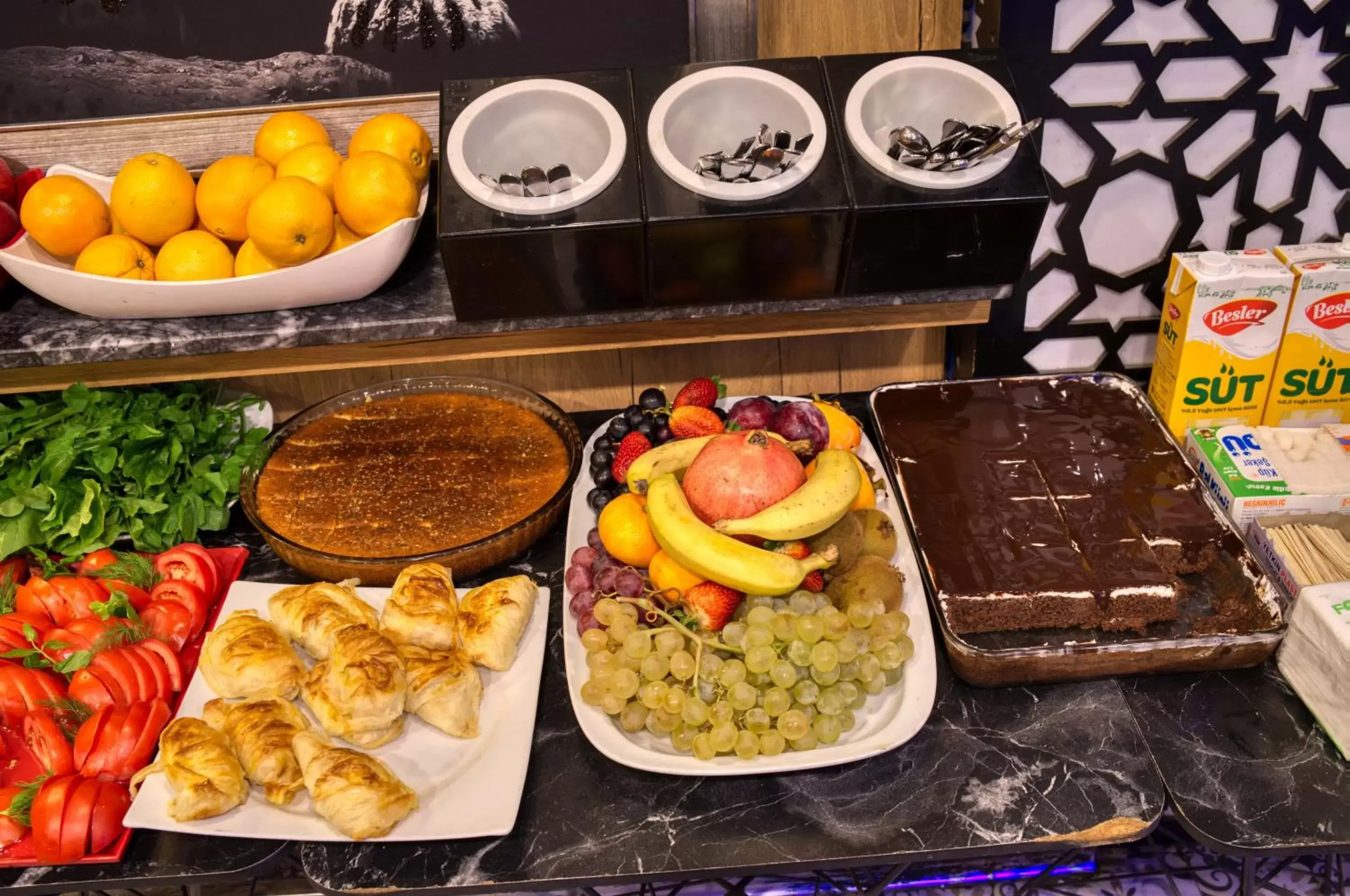 Buffet breakfast in Istanbul Sirkeci Hotel