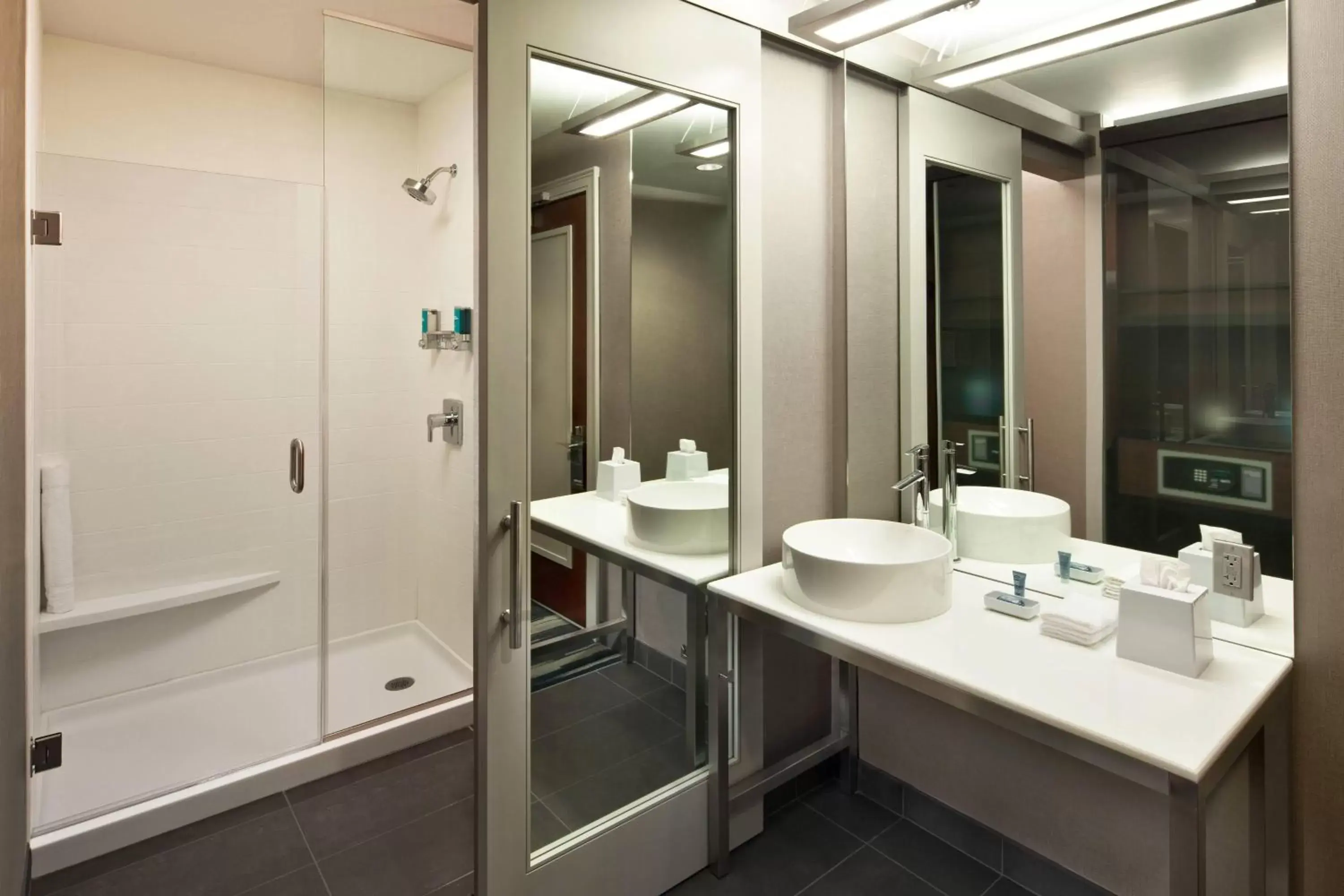 Suite, 1 King, City view, Low floor in Hotel David Whitney, Autograph Collection Suite, 1 King, City view, Low floor in Hotel David Whitney, Autograph Collection