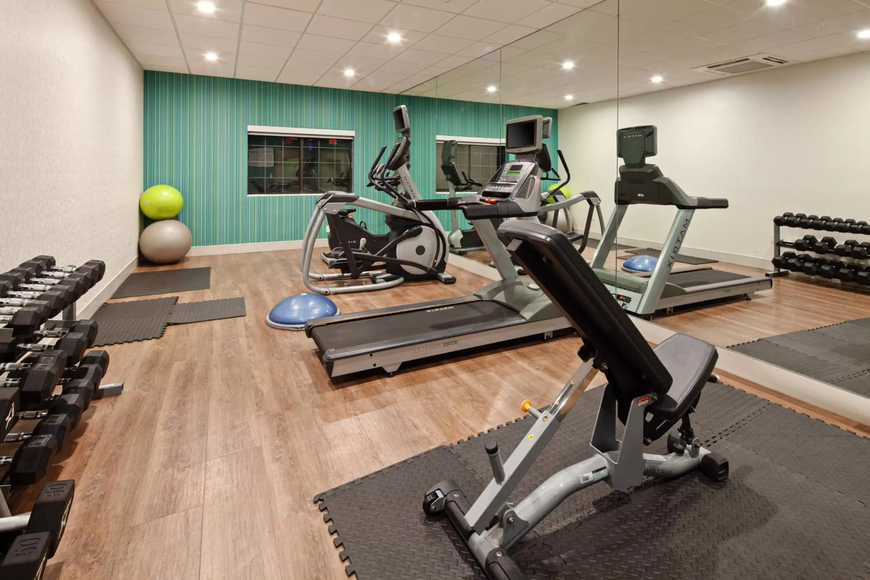 Fitness centre/facilities, Fitness Center/Facilities in Holiday Inn Express & Suites Rancho Mirage - Palm Spgs Area, an IHG Hotel