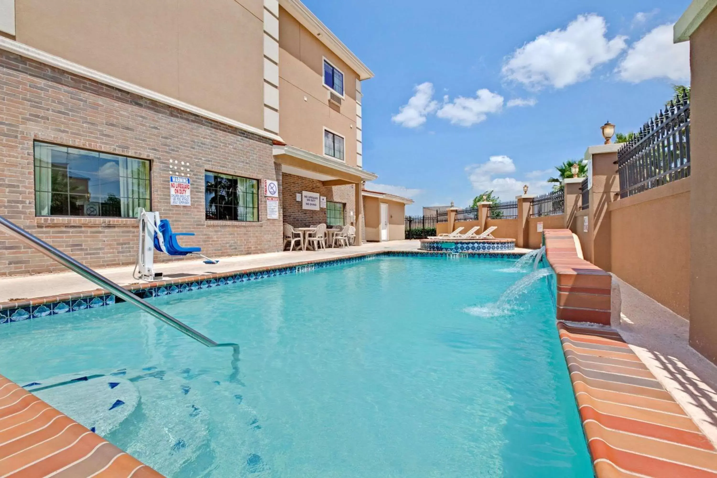 On site, Swimming Pool in Extended Stay America Suites - Baytown