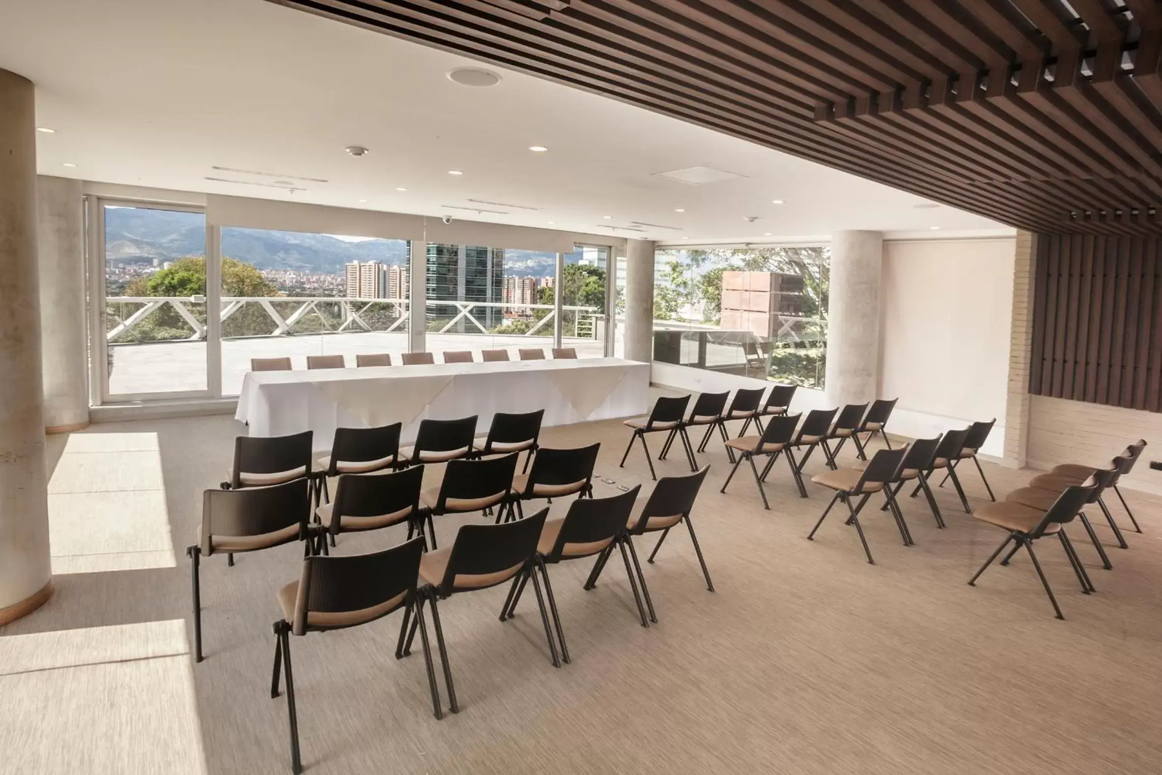 Business facilities in Viaggio Medellín Grand Select