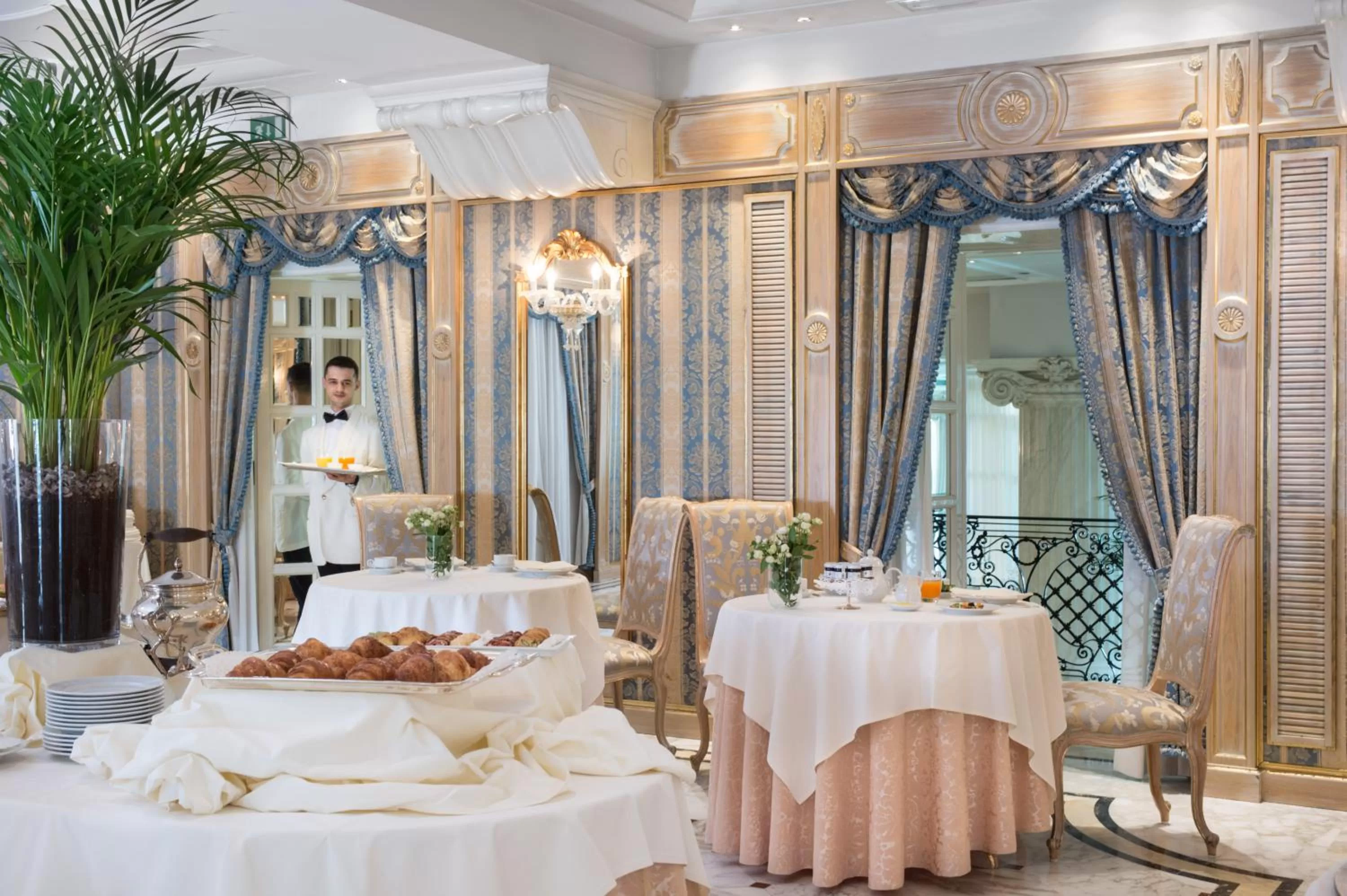 Restaurant/places to eat in Grand Hotel Des Bains
