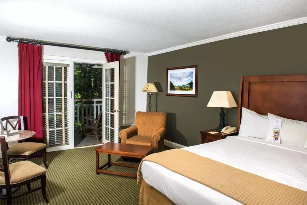 Bed in Brasstown Valley Resort & Spa