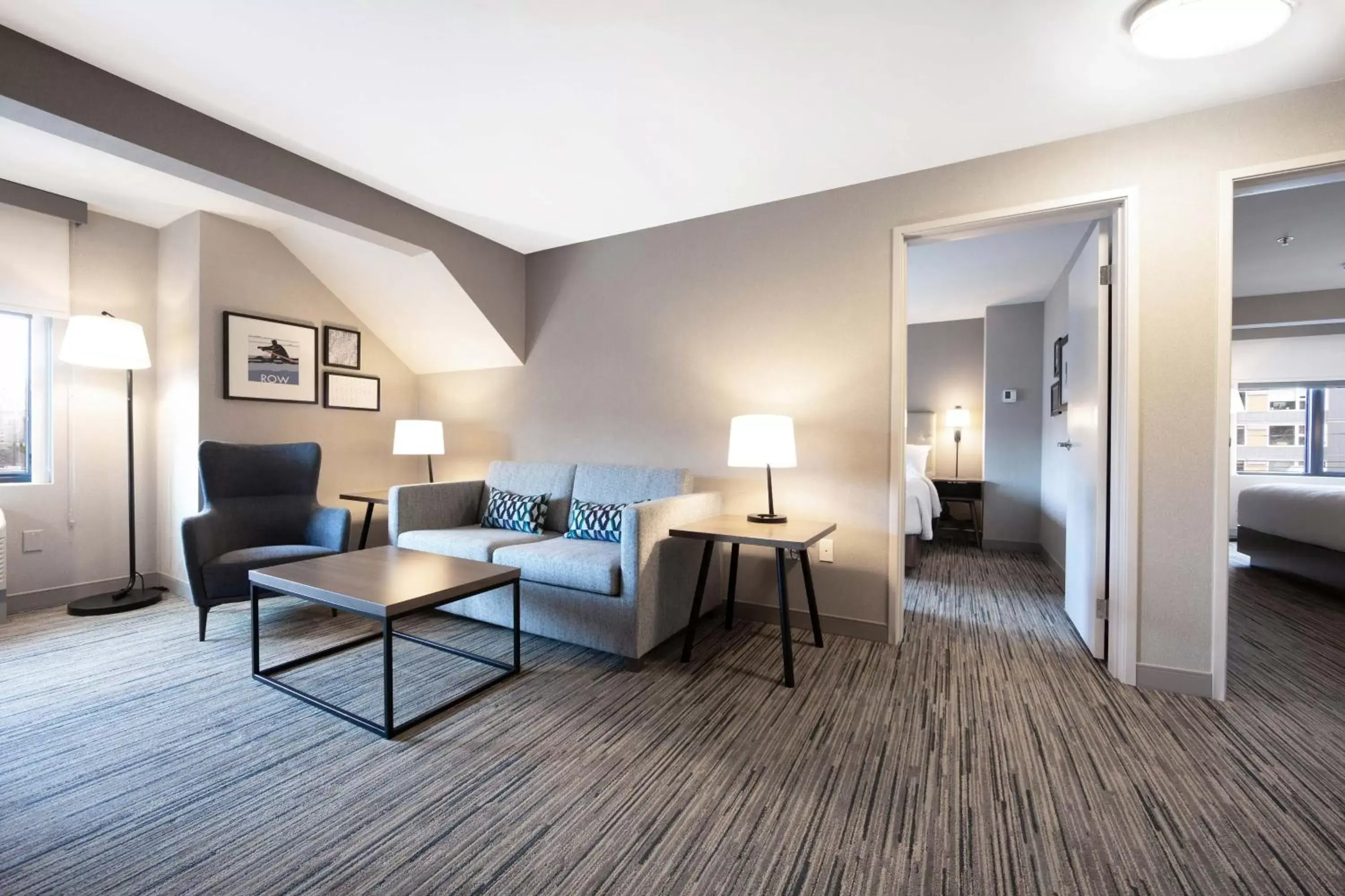 Bedroom, Seating Area in Four Points by Sheraton Downtown Seattle Center