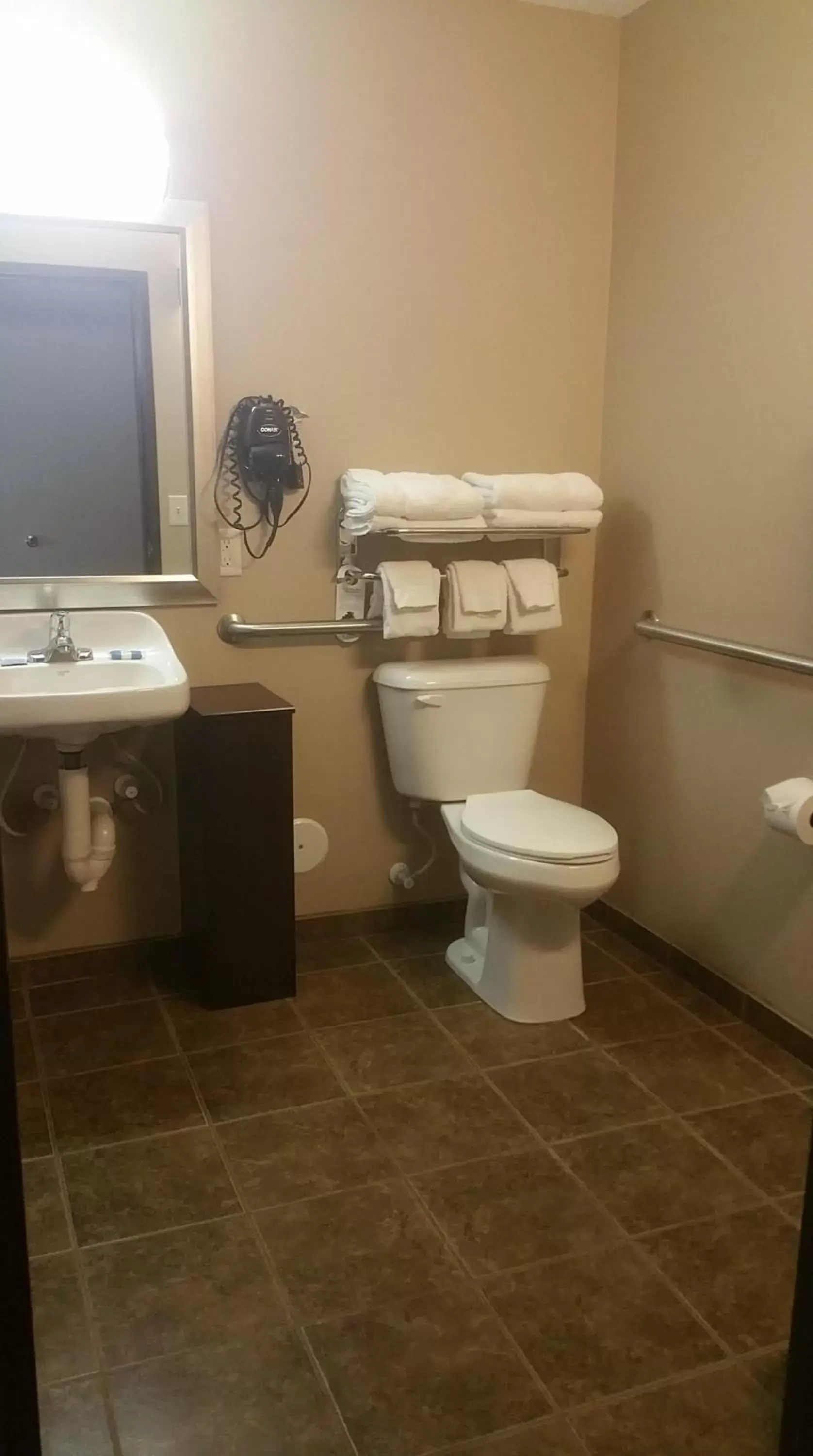 Bathroom in Canby Inn and Suites