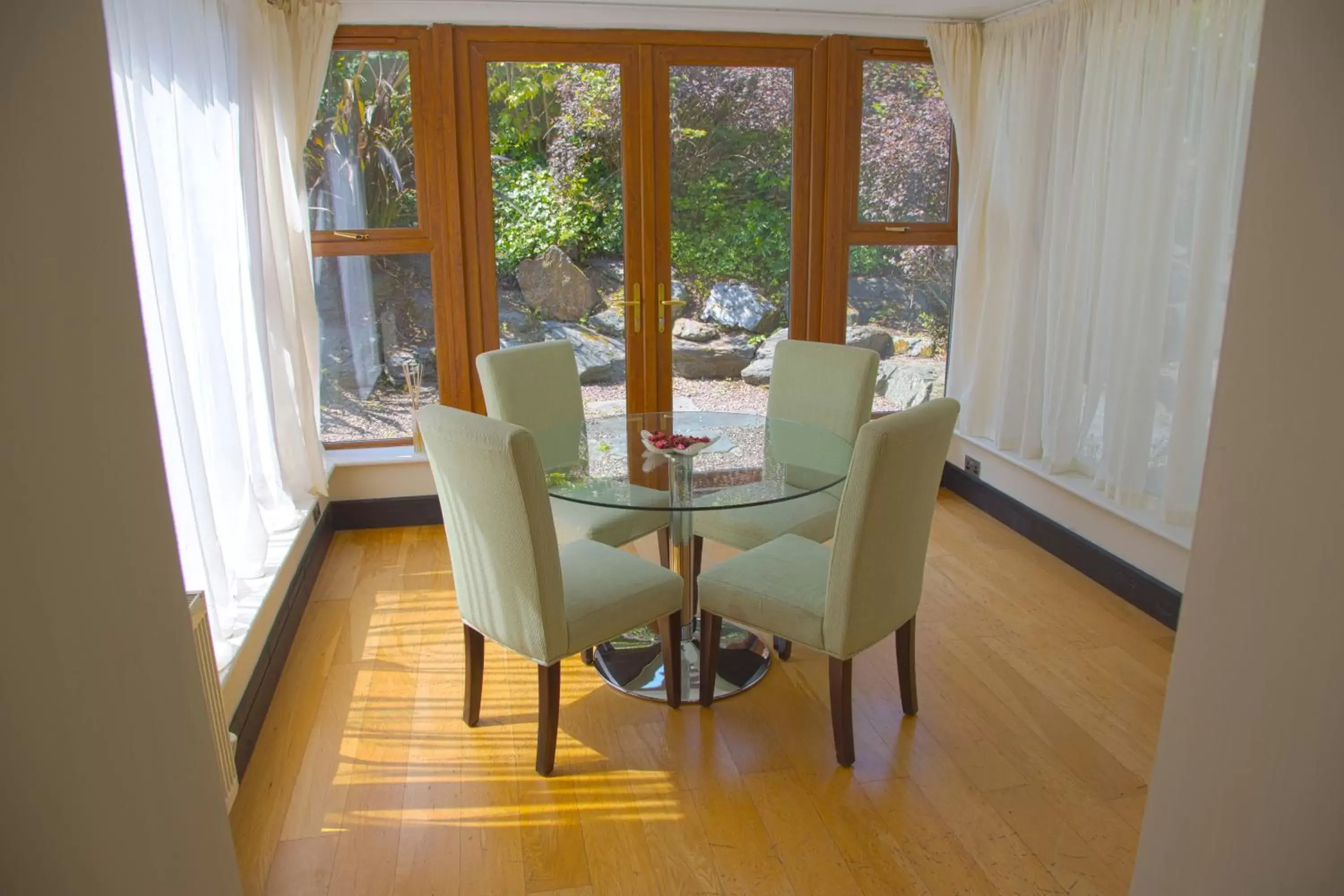 Bedroom, Dining Area in Kinsale Hotel & Spa