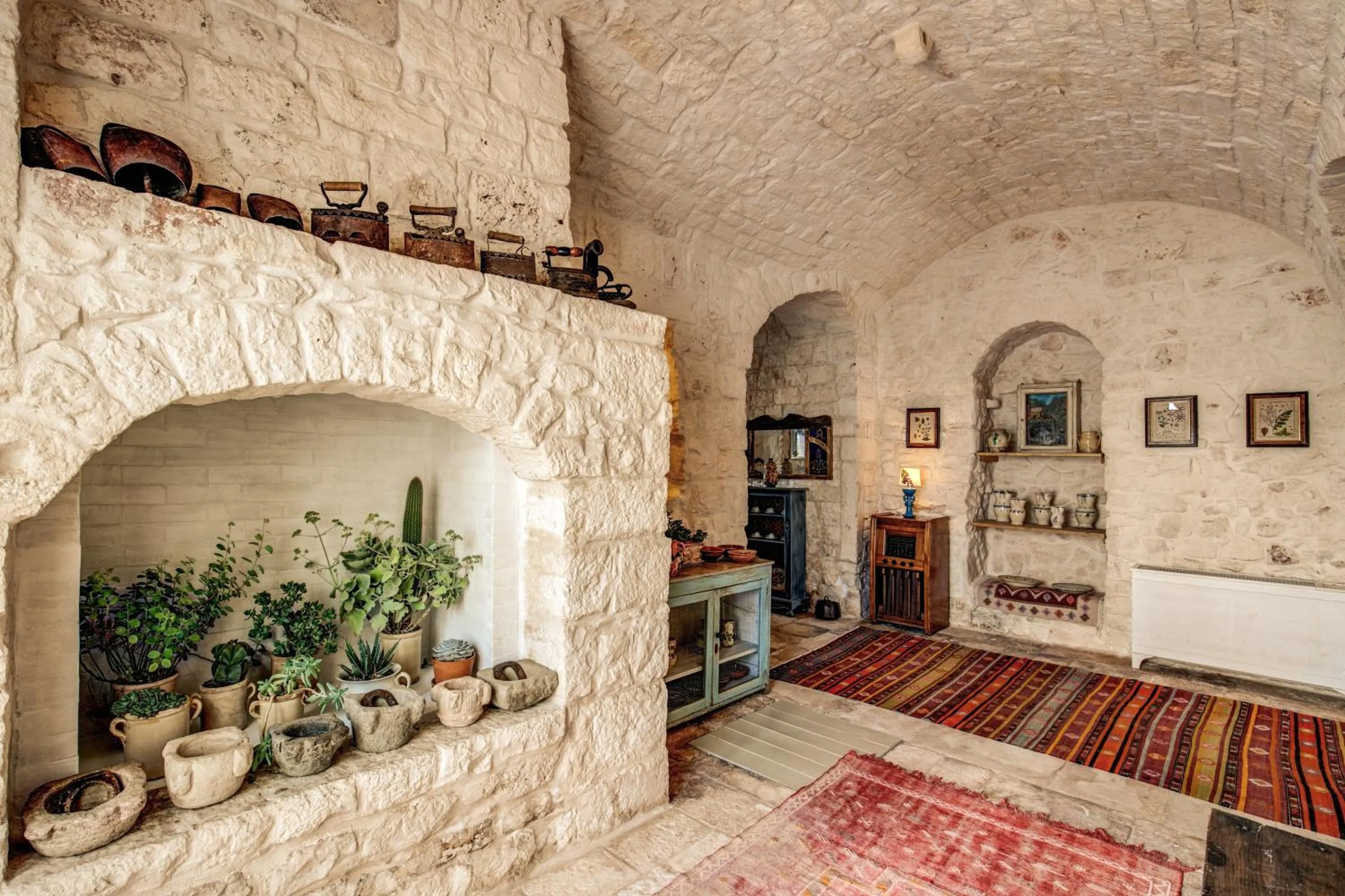 Living room, Bed in Masseria Cervarolo