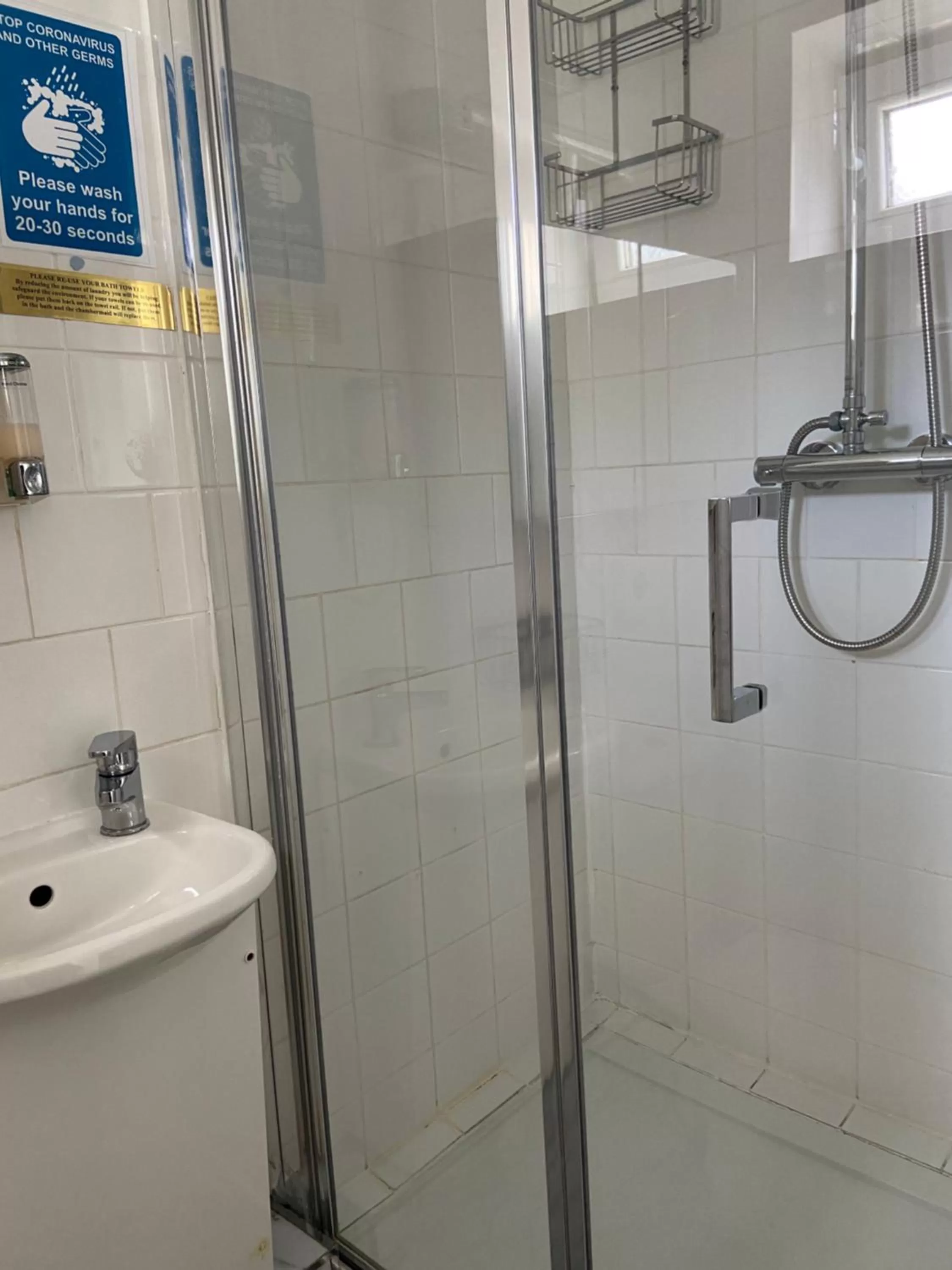 Shower in Aquarius B&B