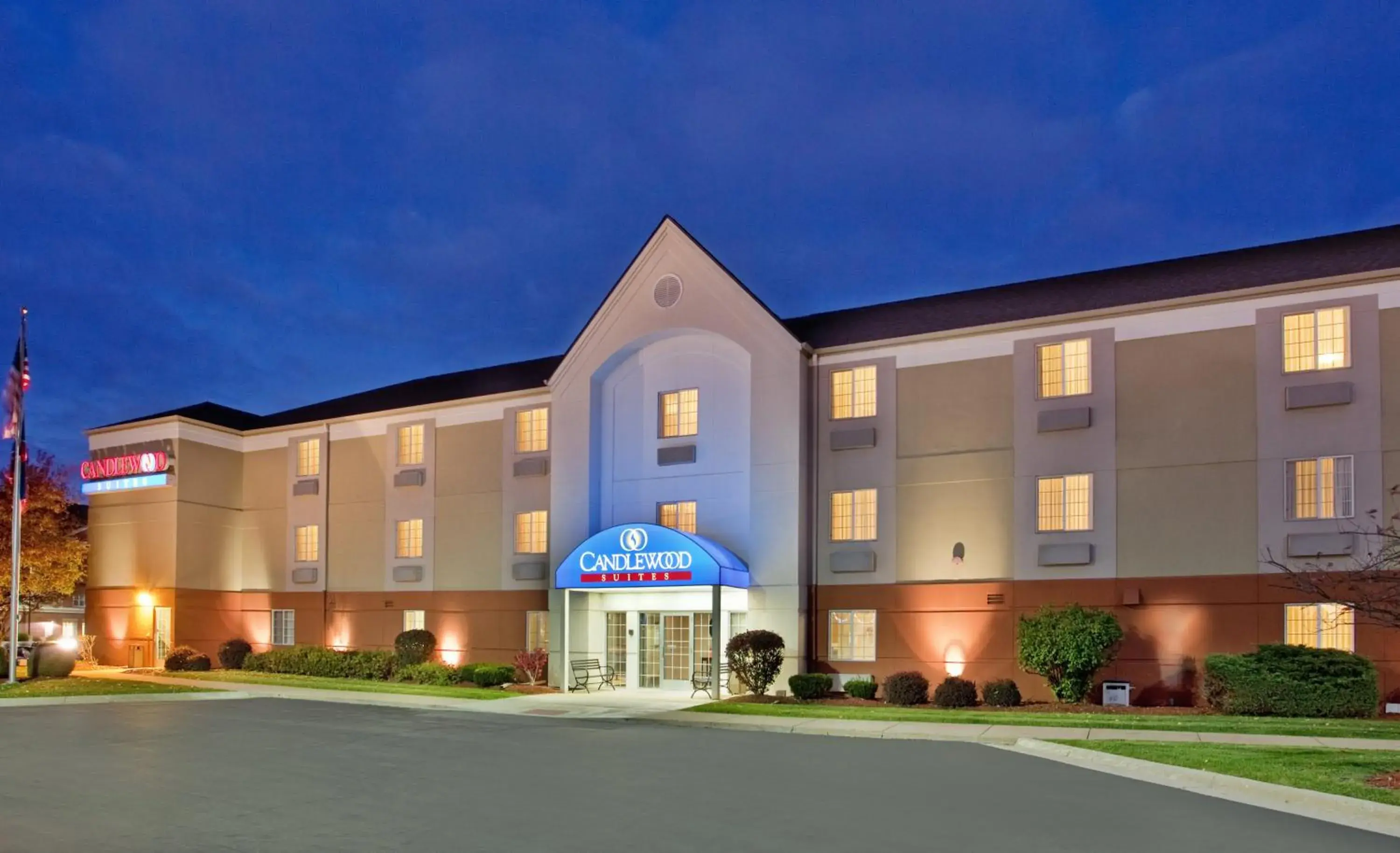 Property building in Candlewood Suites Rockford, an IHG Hotel